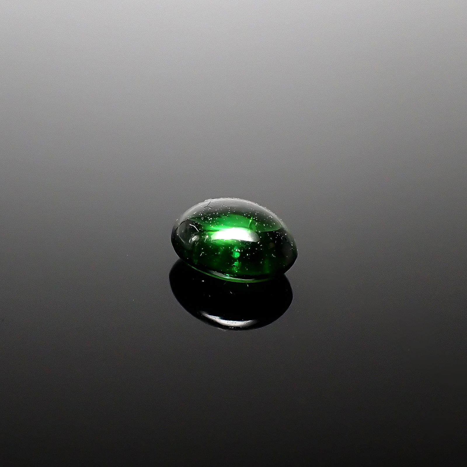 クロムトルマリン タンザニア産 0.68ct[240527776]6x4.7mm前後