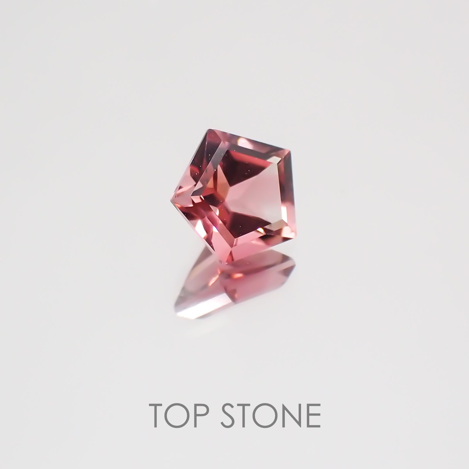 ◇ペンタゴンカット◇ピンクトルマリンSA(宝石名ピンク・トルマリン) ブラジル/アフリカ産 0.47ct 識別済[21019551]5.2×5.2mm前後