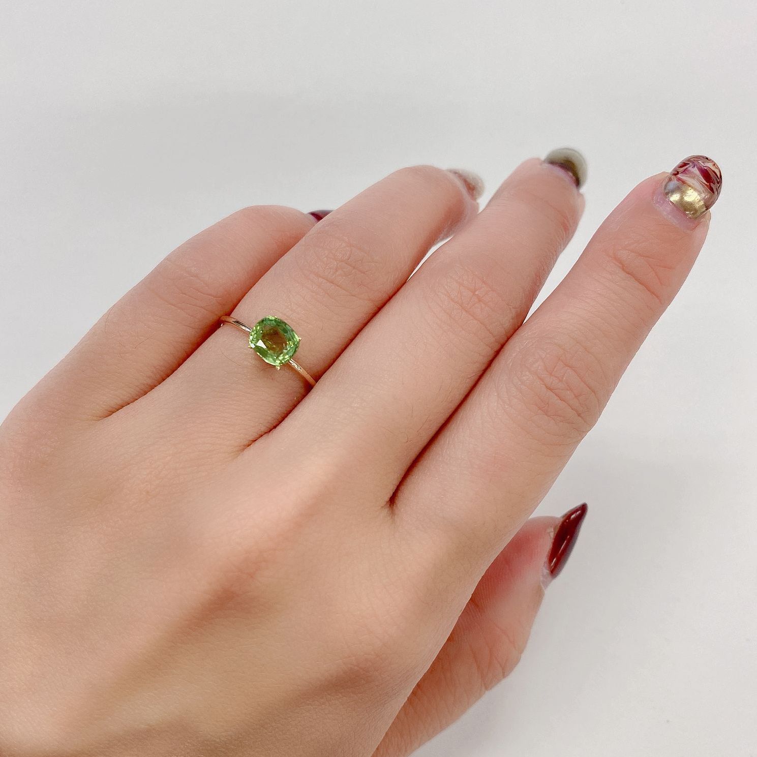 ミントガーネット(宝石名グリーン グロッシュラー・ガーネット)タンザニア産 1.09ct 識別済[230522254]6.4x5.6mm前後
