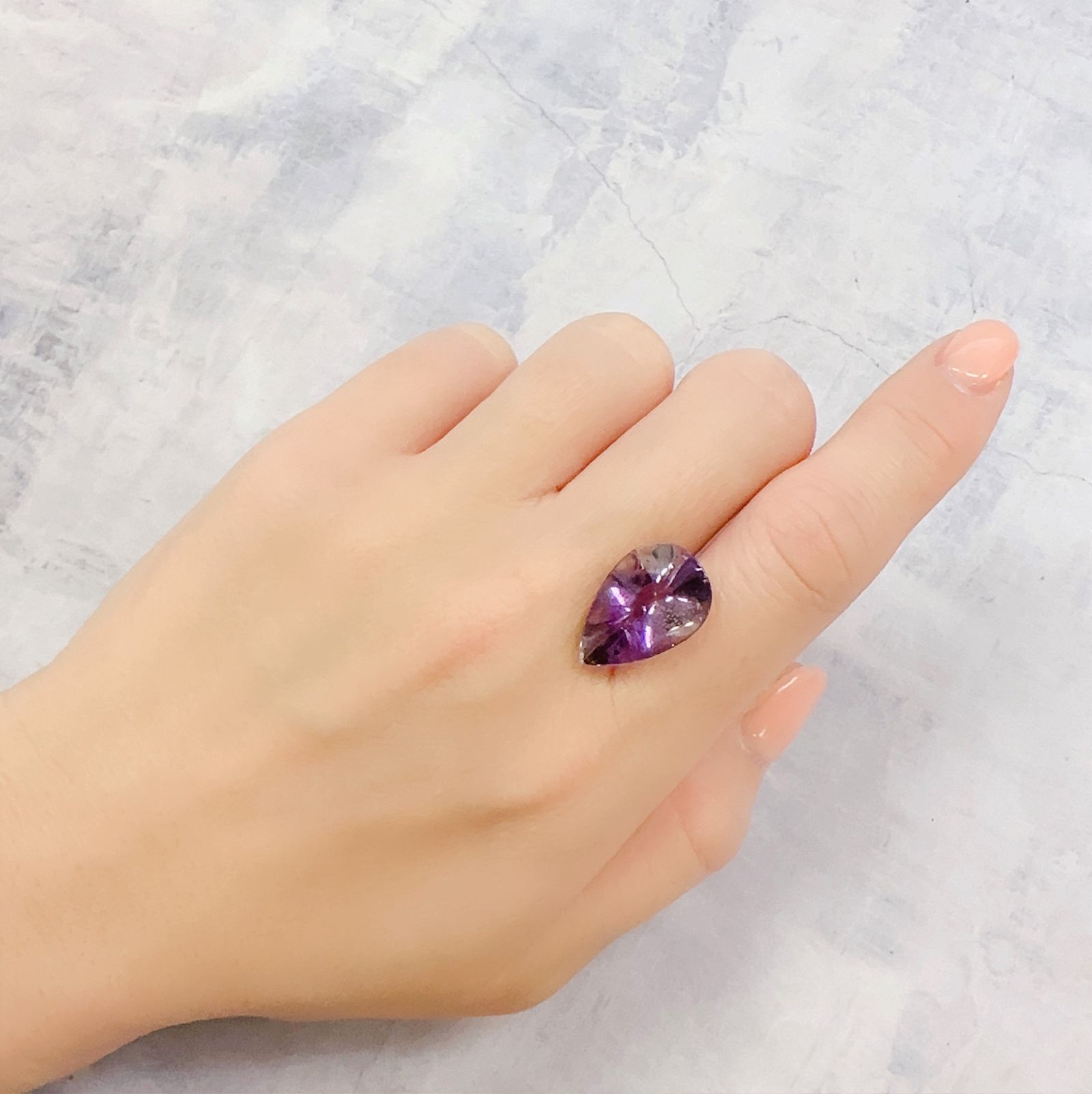アメジストエレスチャル ブラジル産 10.48ct[230119783]18.7x12.5mm前後