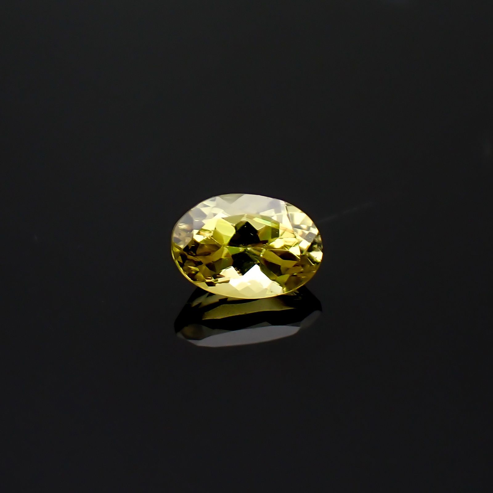 マリガーネット マリ共和国産 0.65ct / 6x4.1mm前後 [260732546]