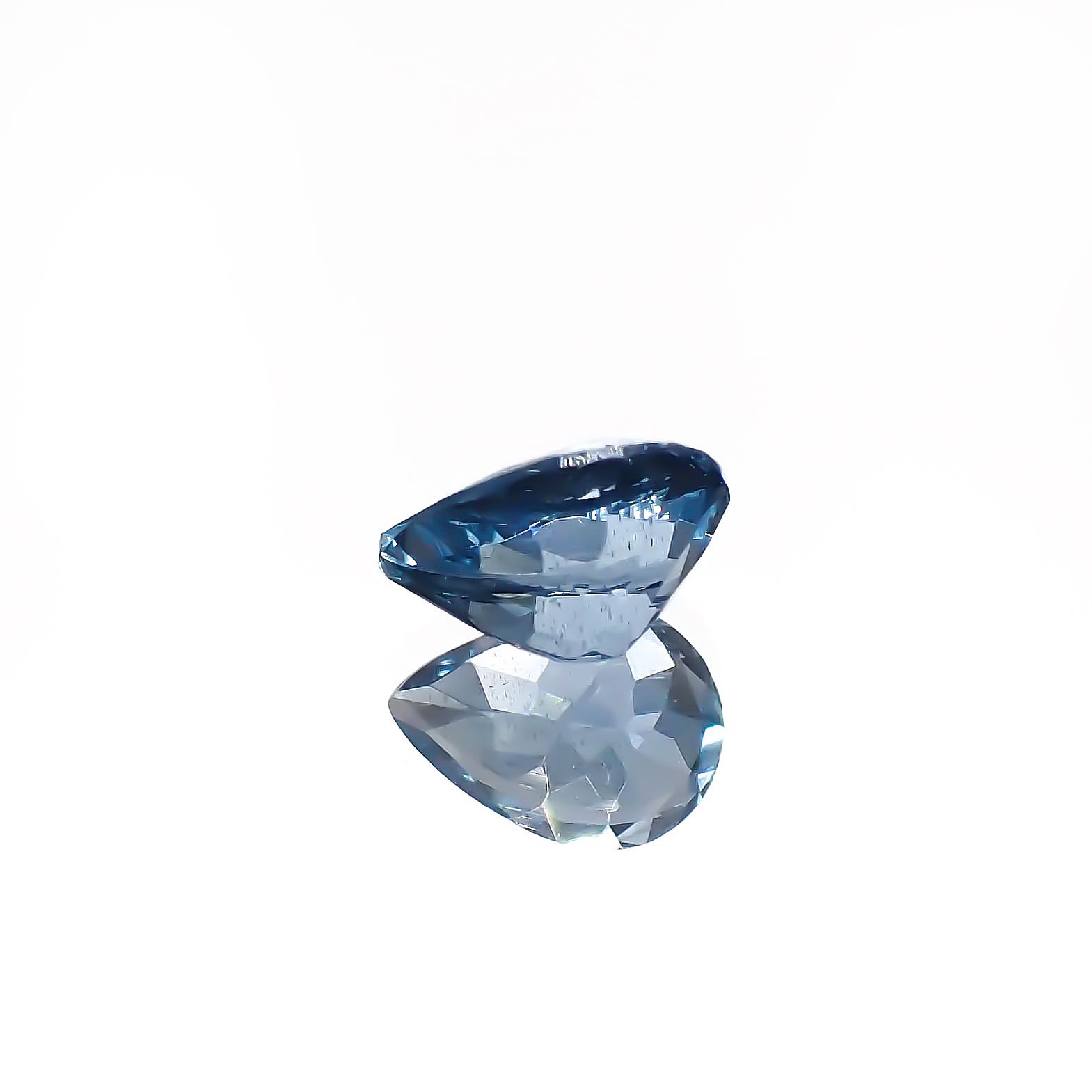 アクアマリン サンタマリアカラー ナイジェリア/マダガスカル産 0.70ct[240225978]7x5mm前後