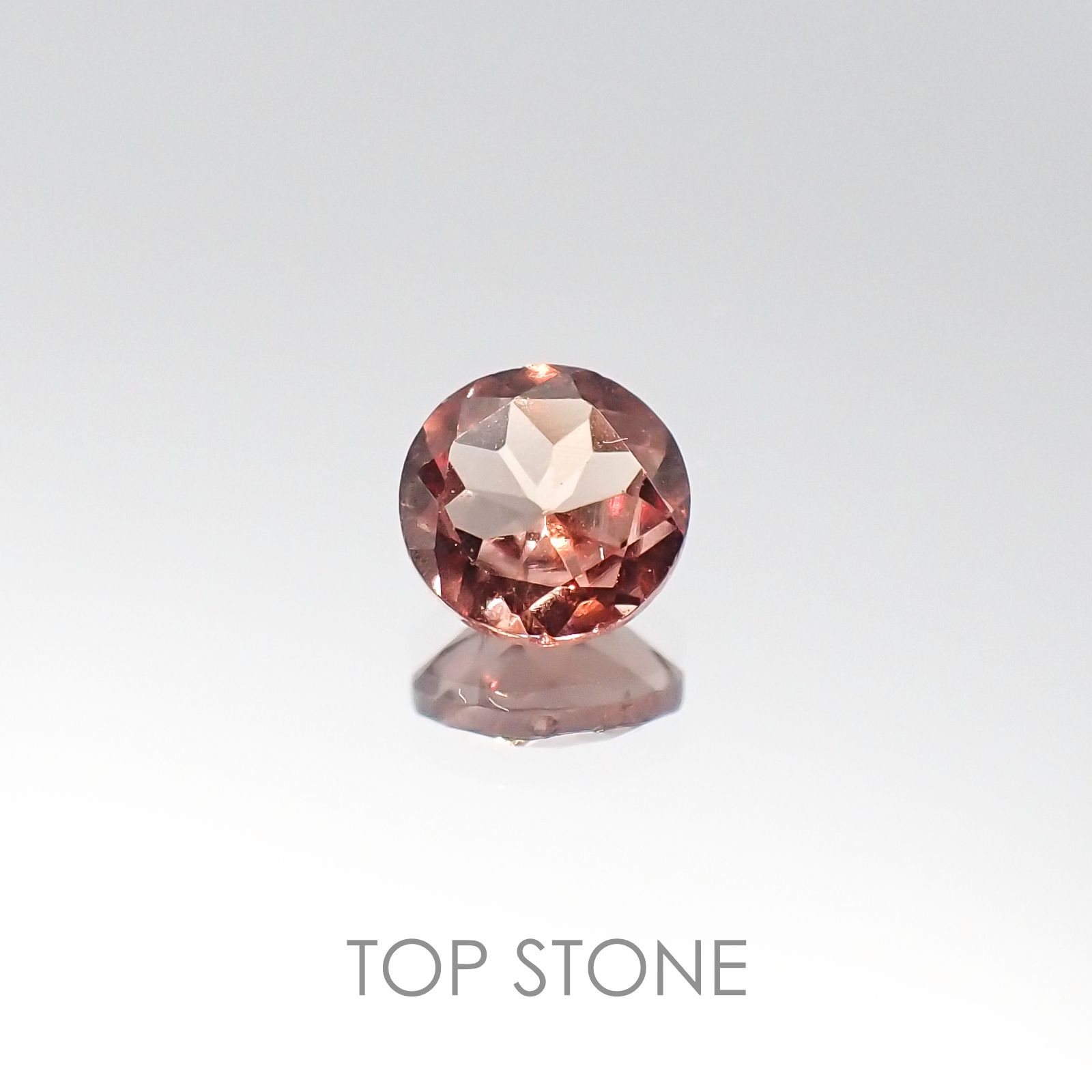 カラーチェンジマラヤガーネット タンザニア産 ルース 0.57ct[20106083]5.1×5mm前後