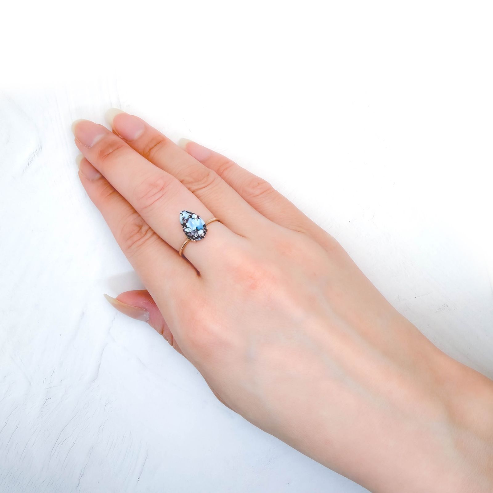 ターコイズ カザフスタン・ゴールデンヒル鉱山産 1.87ct / 11.5x7.4mm前後 [260632398]
