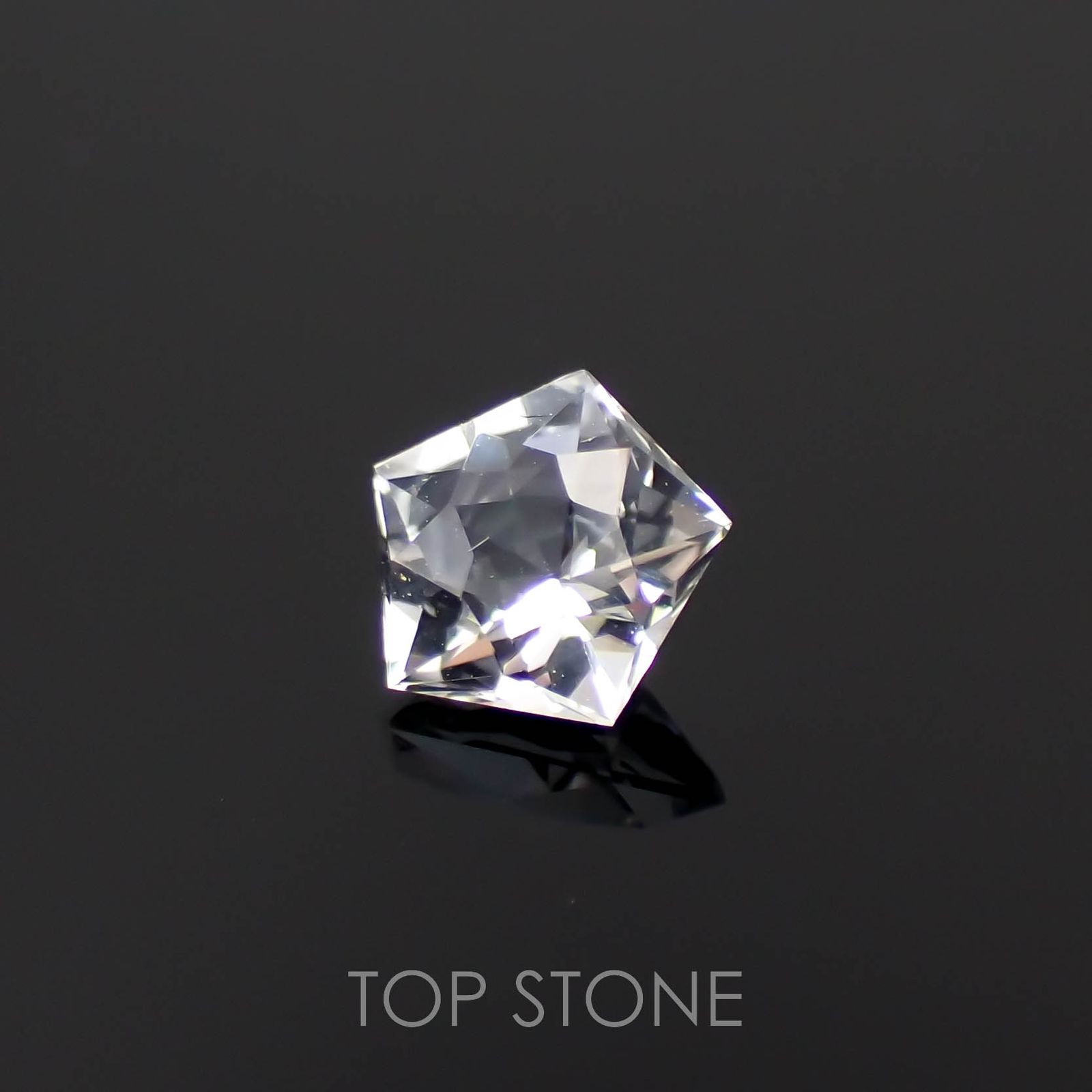 ◇カスタムペンタゴンカット◇ゴッシェナイト(宝石名ゴッシェナイト)ブラジル産 0.43ct 識別済[221219395]5.2x5.4mm前後