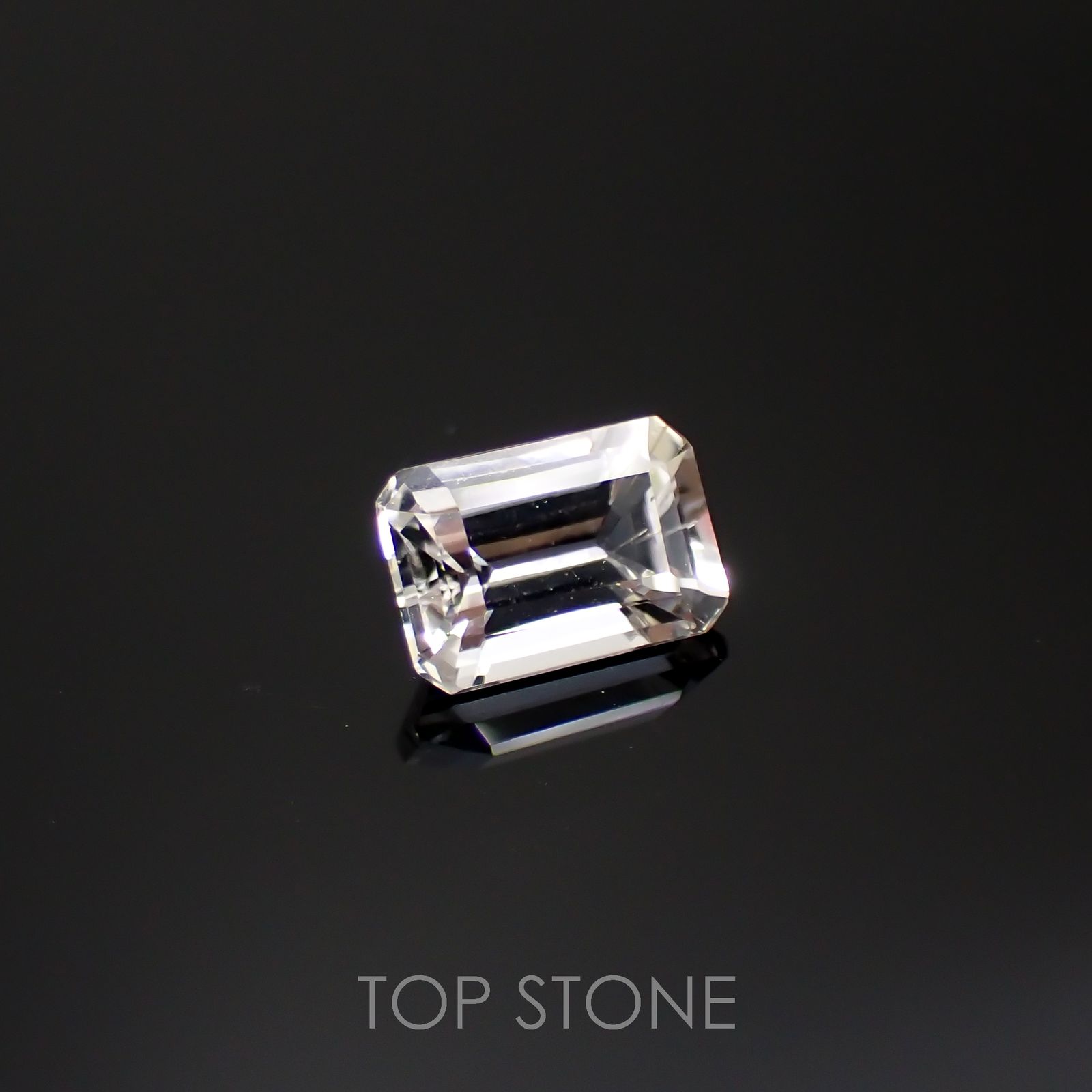 フェナカイト(宝石名フェナカイト)マダガスカル産 0.96ct 識別済[220817213]7x4.8mm前後