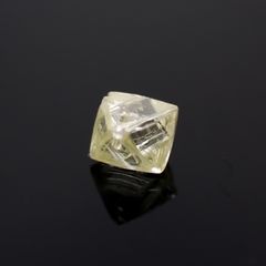 ソーヤブルダイヤモンド 原石(トライゴンあり/Trigon) ※通し穴あり(宝石名ダイアモンド) 0.29ct 識別済[230923454]4.1x4mm前後