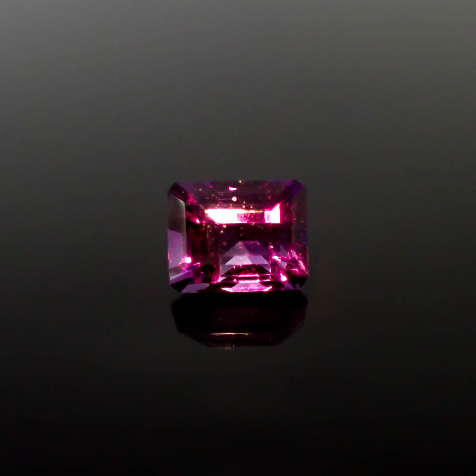 カラーシフトアメジスト ブラジル/ウルグアイ産 4.04ct [250530319]10.3x8.2mm前後
