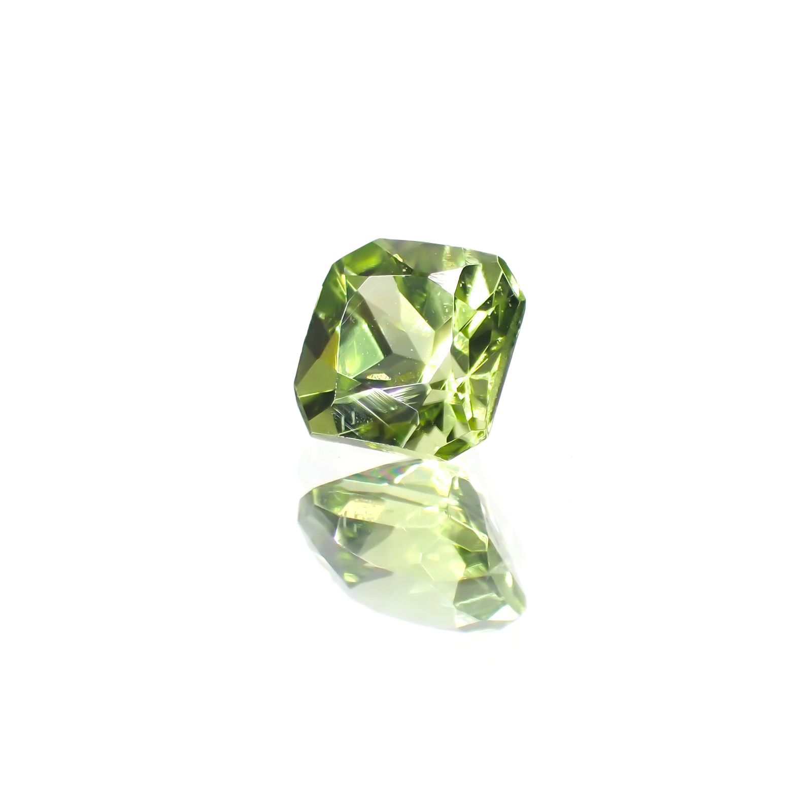 ペリドット(宝石名ペリドット) パキスタン産 識別済 0.75ct / 5x5mm前後 [260713490]
