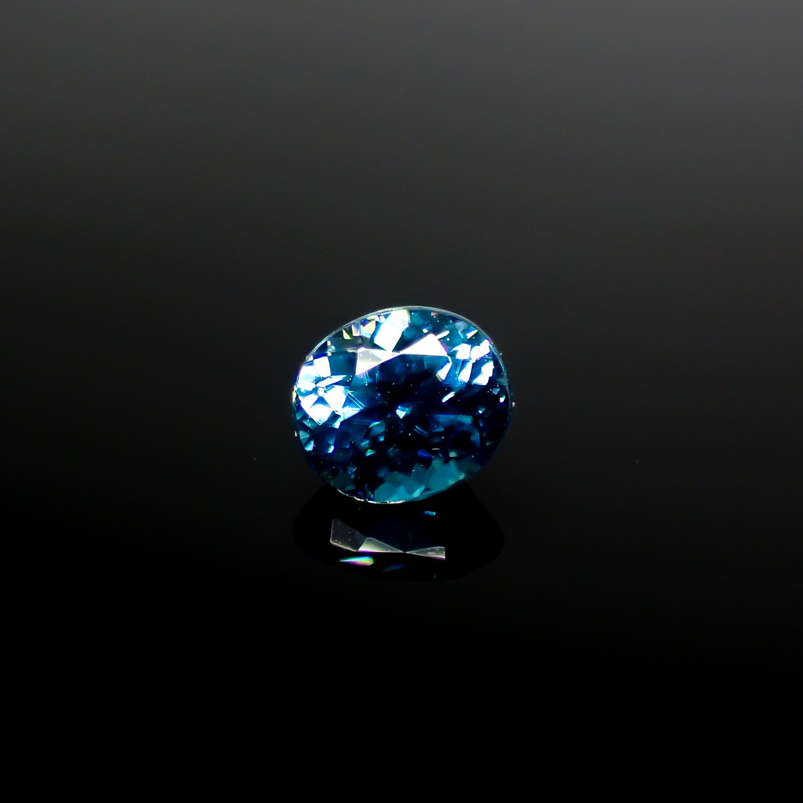 ラタナキリブルージルコン カンボジア産 1.09ct[240728492]5.7x5mm前後