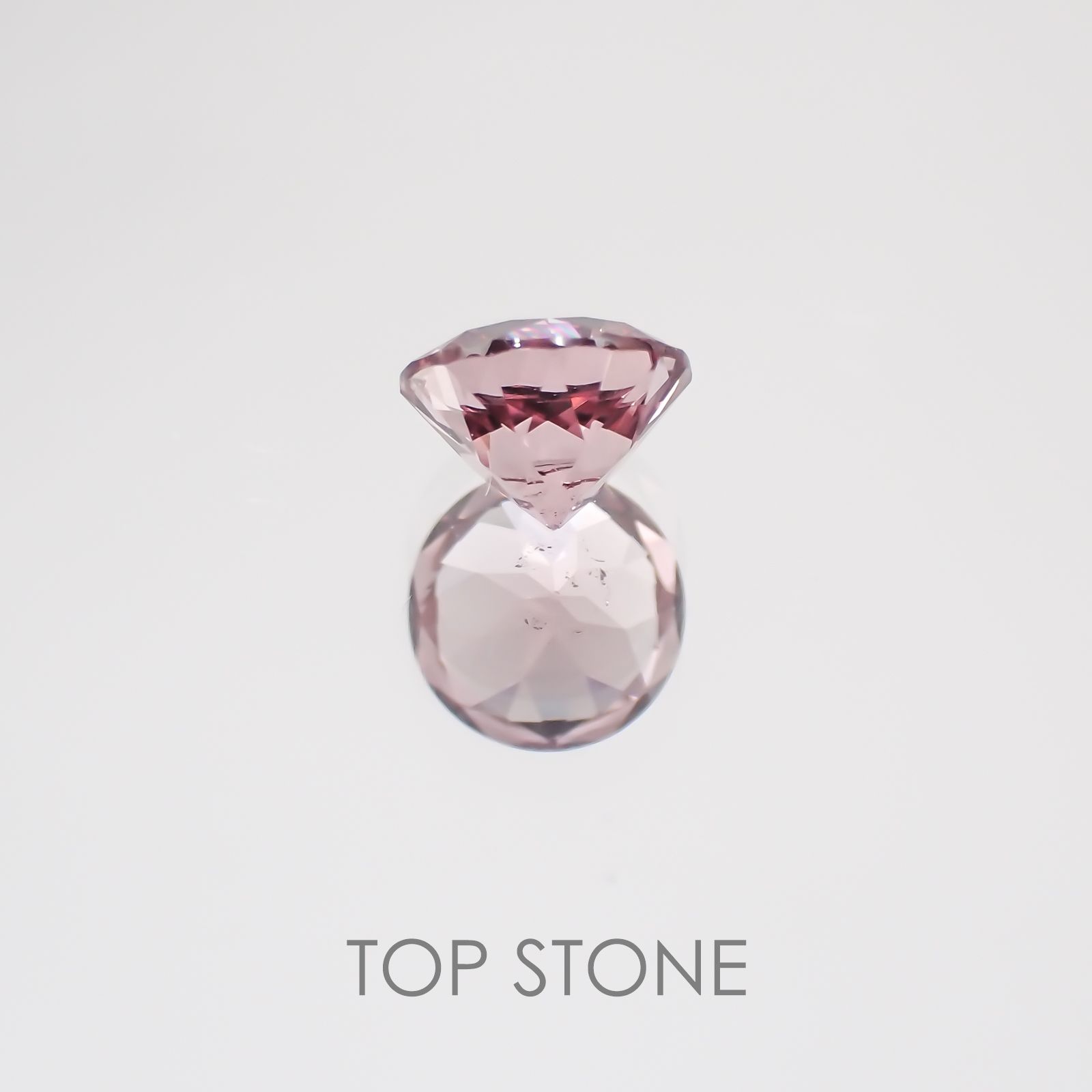 マラヤガーネット(宝石名ガーネット) タンザニア産 0.46ct 識別済[21049371]4.6×4.6mm前後