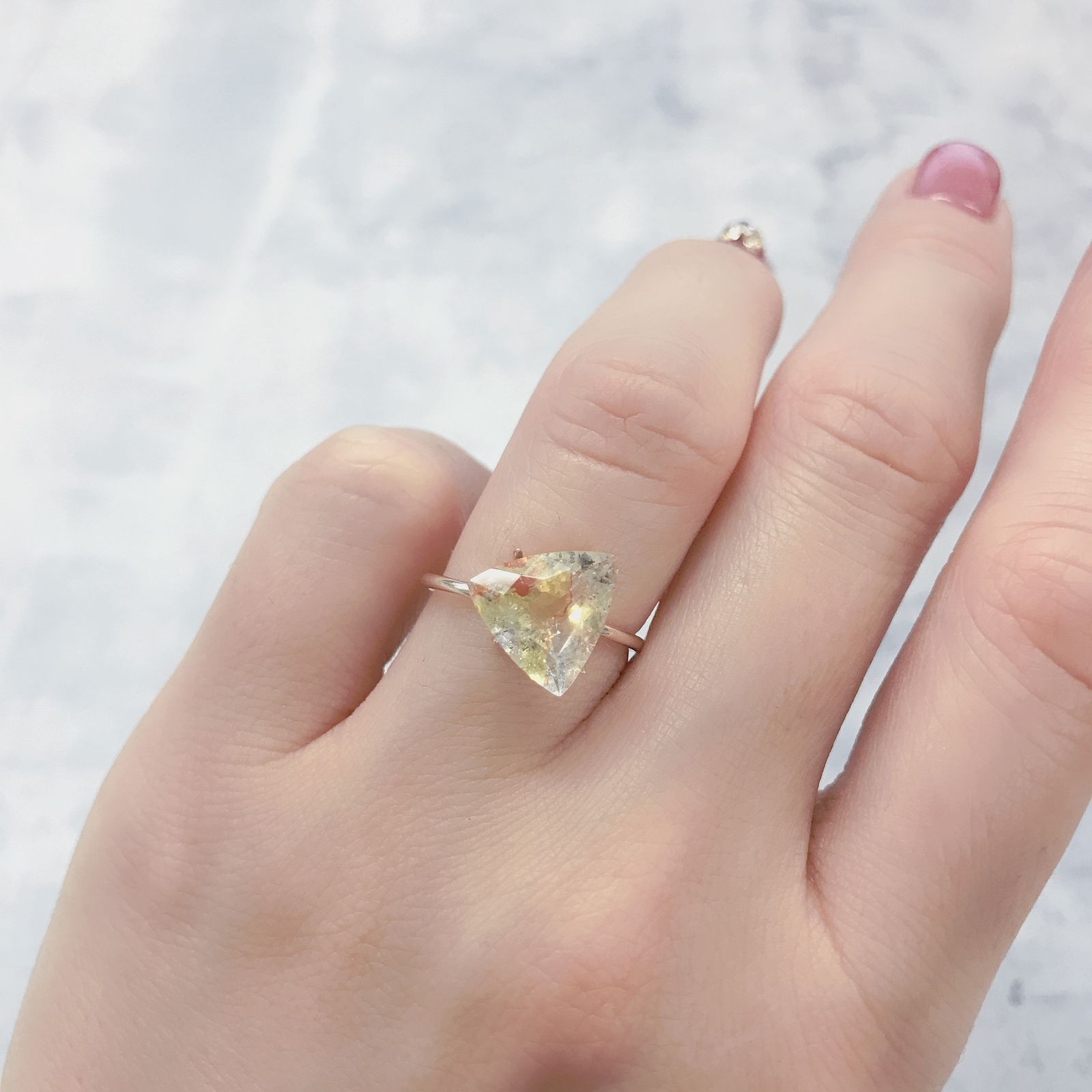 オーロラクォーツ ブラジル・ミナスジェライス産 2.95ct[220114359]10.3x10.2mm前後