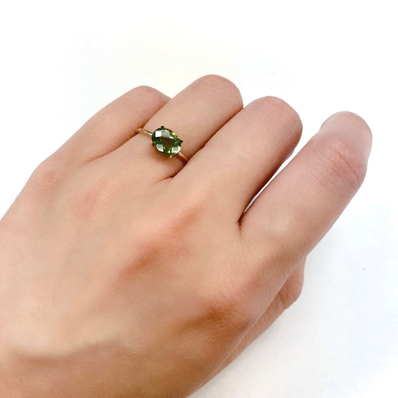 ベスビアナイト(宝石名アイドクレース) ケニア産 1.18ct 識別済[21059958]7.6×5.8mm前後