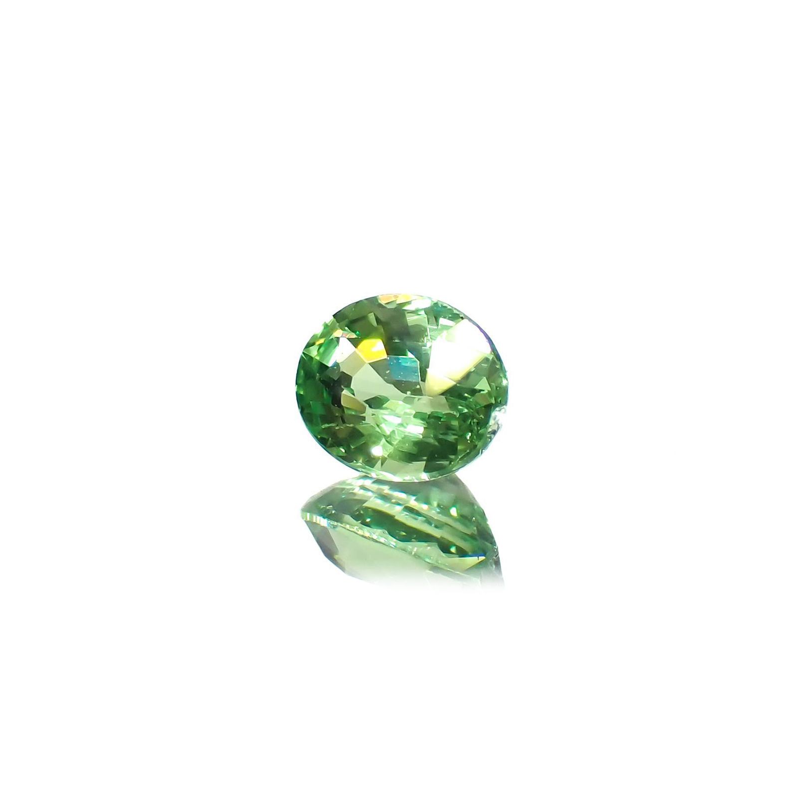 ミントガーネット(宝石名グリーン グロッシュラー・ガーネット)タンザニア産 0.44ct 識別済[230119971]5x3.9mm前後