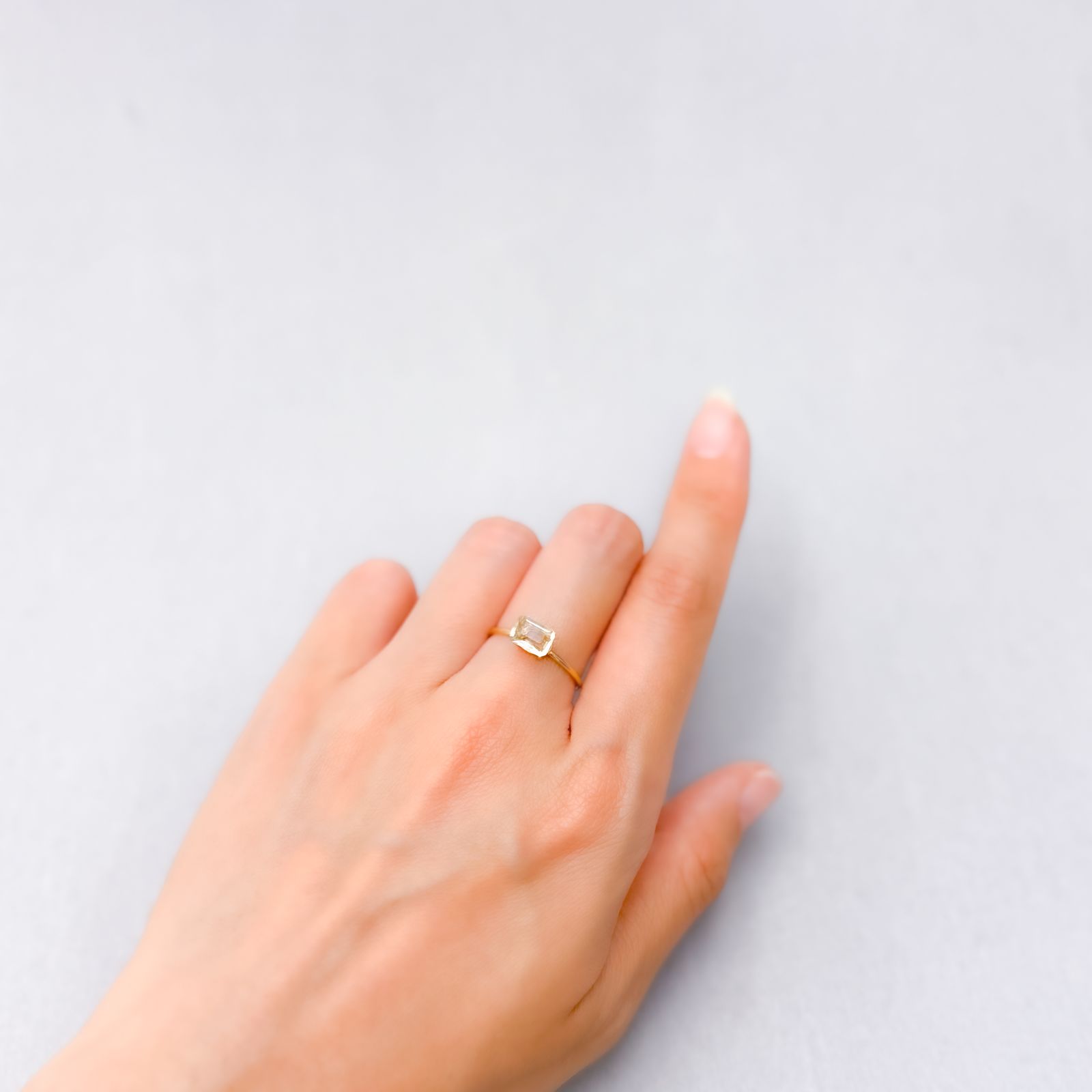 パーティカラーフローライト フルオレッセンス ブラジル産 1.04ct [250430249]6.9x5mm前後