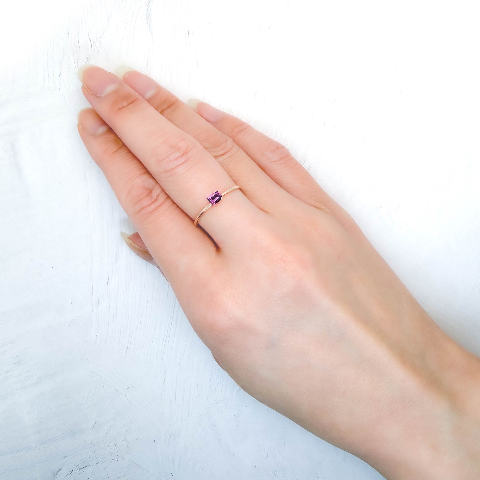 ウィンザーサファイア タンザニア・ウィンザー産 0.19ct / 3.9x3mm前後 [260532139]