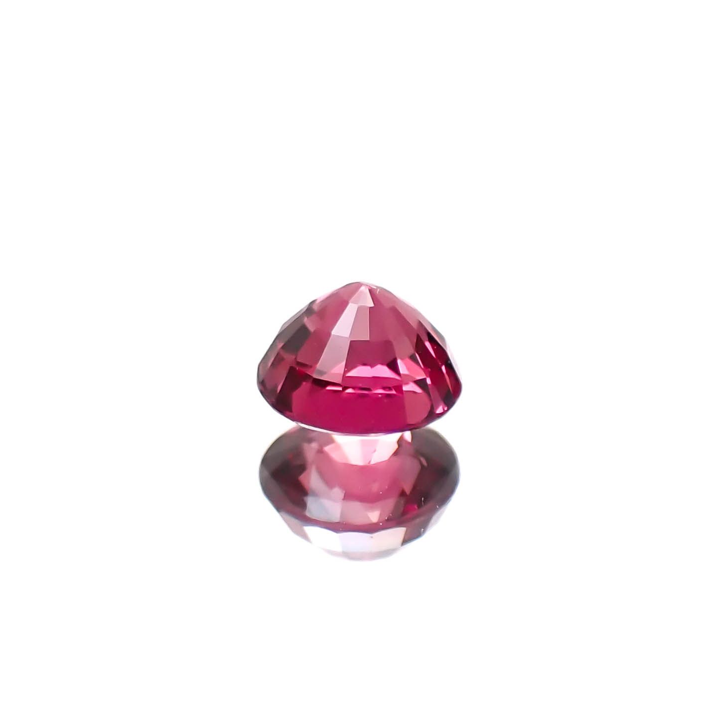ロードライトガーネット(宝石名ロードライト・ガーネット)ブラジル産 0.95ct 識別済[250530367]5.6x5.5mm前後