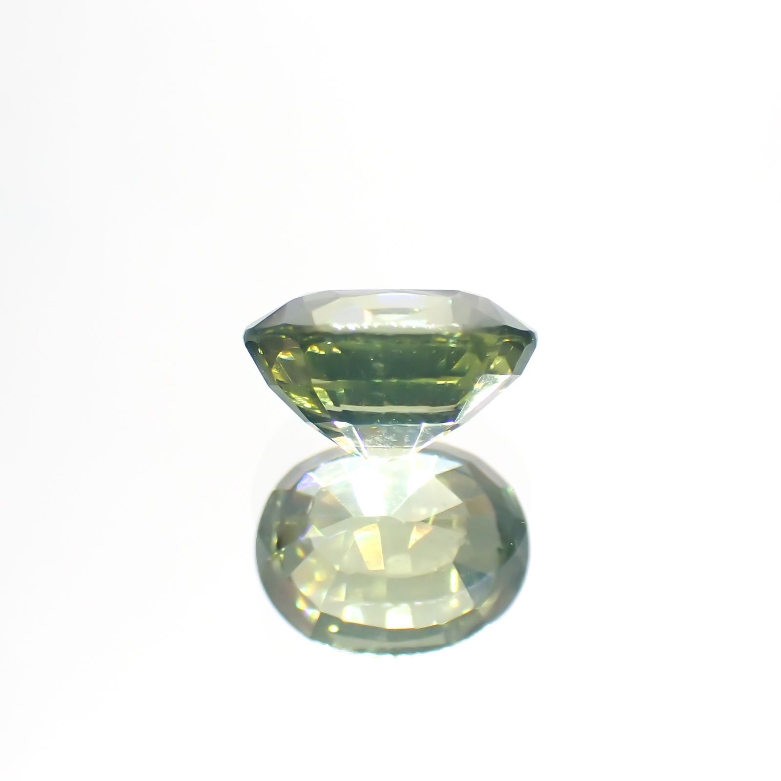 グリーンジルコン(宝石名ジルコン) スリランカ/カンボジア産 1.62ct 識別済[21038609]7.3×6mm前後