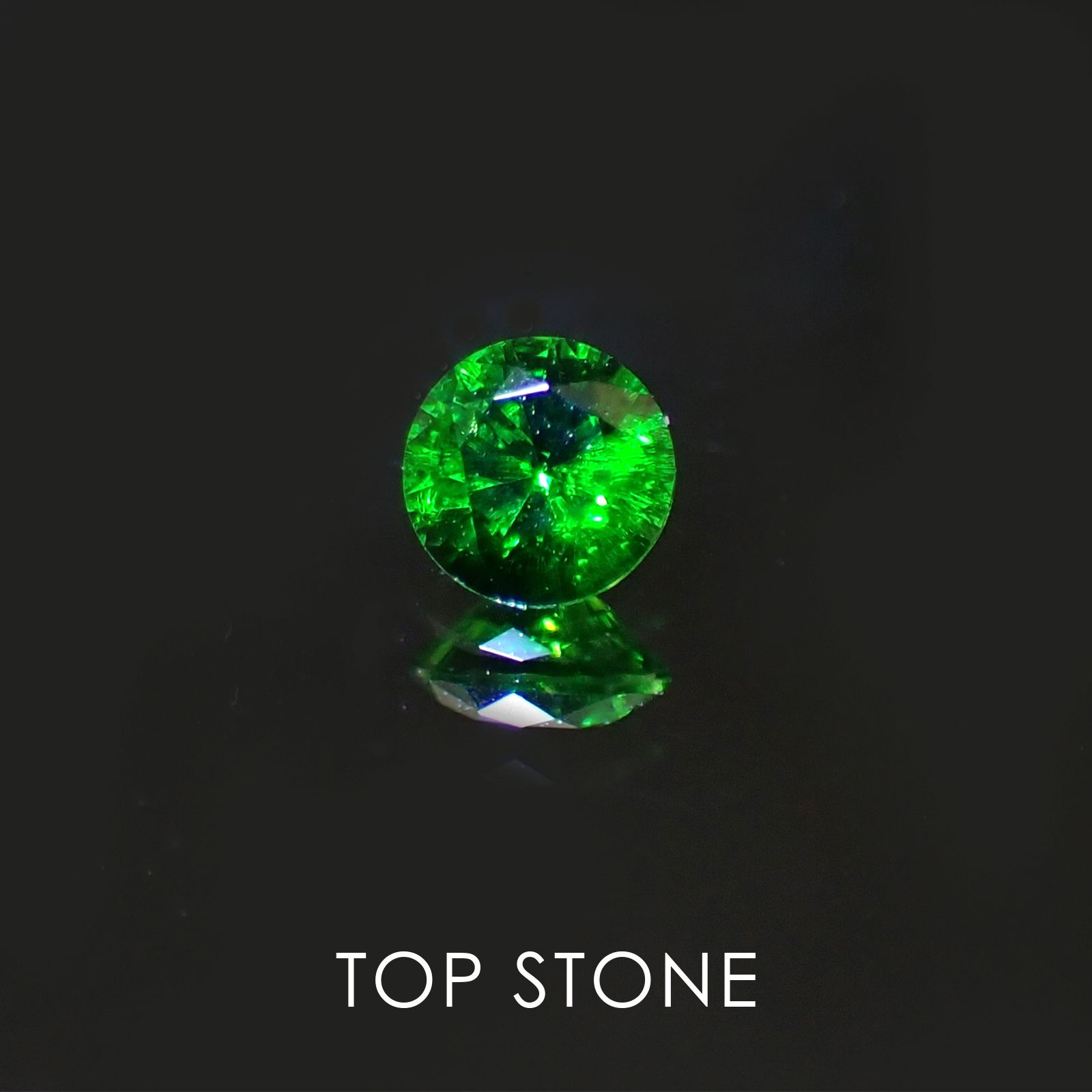 デマントイドガーネット(宝石名デマントイド・ガーネット)  ロシア産 0.173ct ソ付(彩珠)[210410512]3.3×3.3mm前後