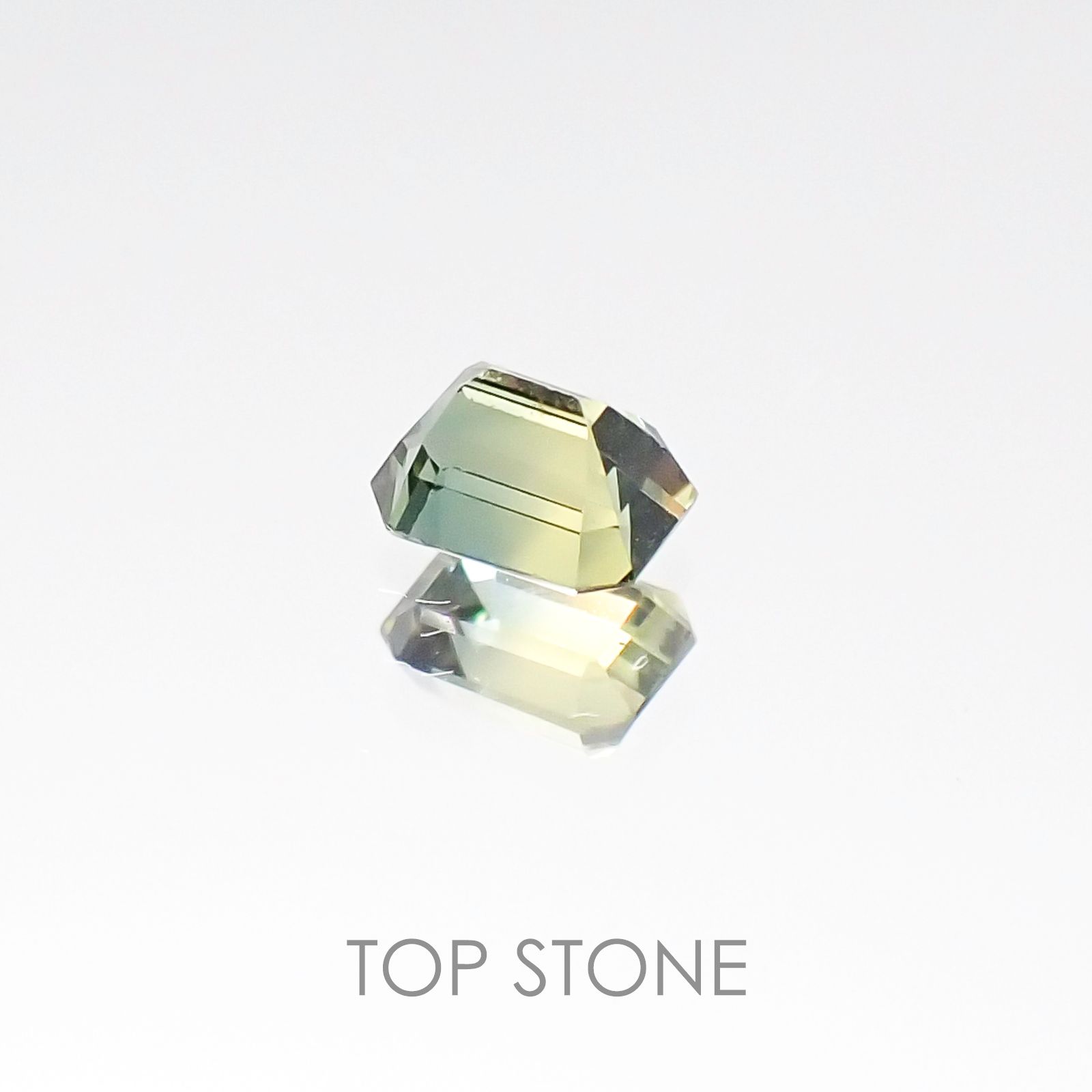 バイカラーサファイア タンザニア産 ルース 0.22ct[20106690]3.6×2.7mm前後