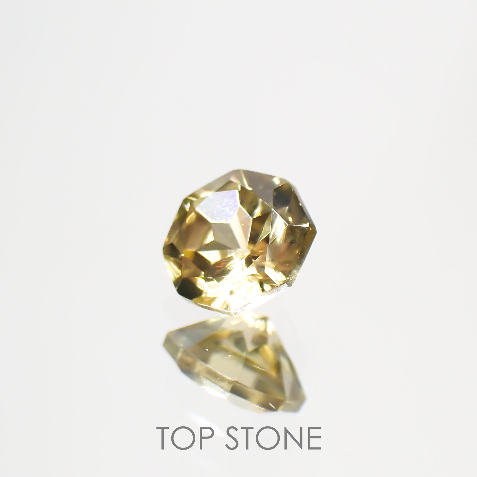 ◇オクタゴンカット◇イエロージルコン(宝石名ジルコン) カンボジア産 0.85ct 識別済[210410485]5.1×5.1mm前後