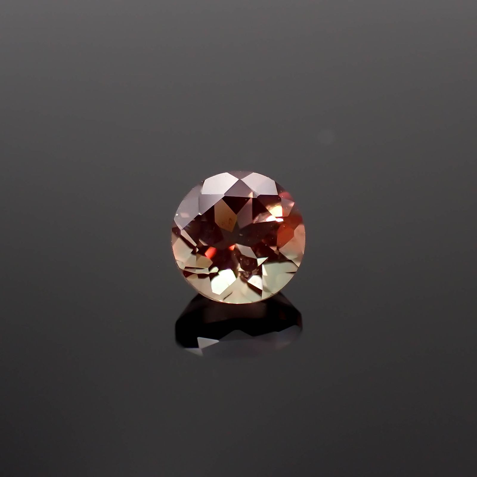 バイカラーアンデシン モンゴル産 0.53ct[230421489]5x5mm前後