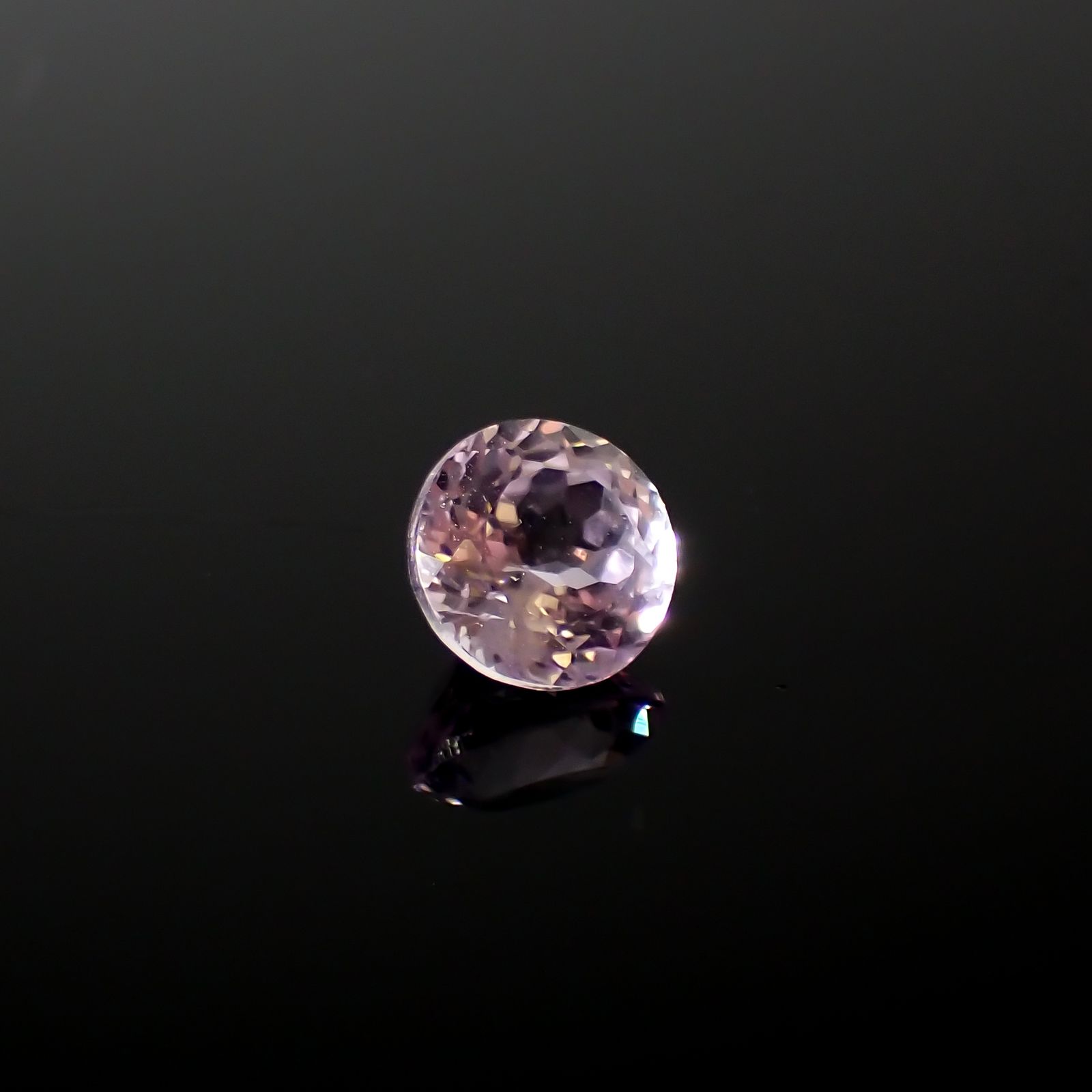 クンツァイト アフガニスタン産 2.32ct[240125356]7.9x7.9mm前後