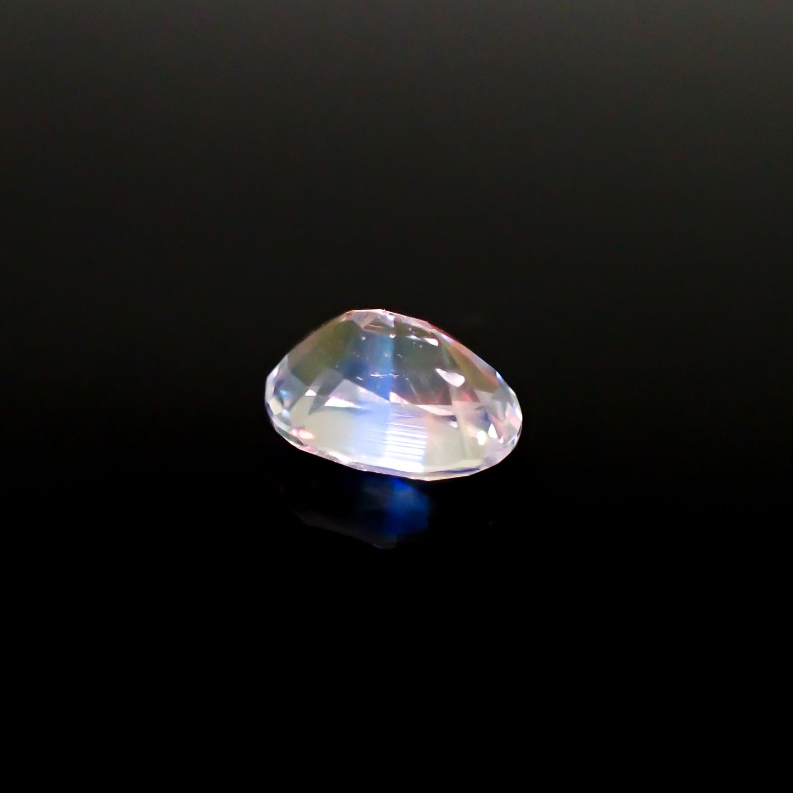 レインボームーンストーン マダガスカル産 1.12ct[240928968]7.5x5.8mm前後