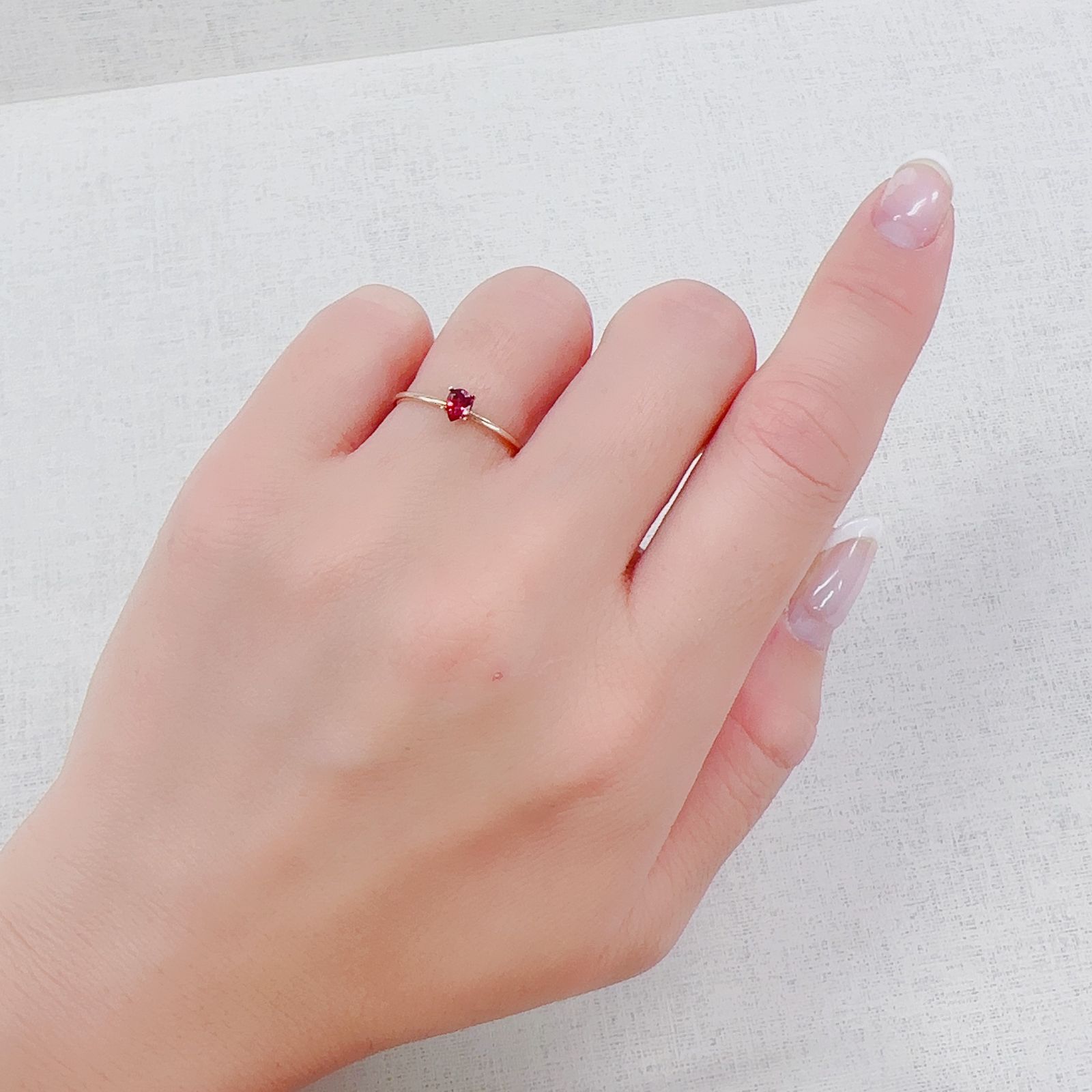 レッドスピネル(宝石名スピネル)タンザニア産 0.16ct 識別済[230522108]4.1x3.1mm前後