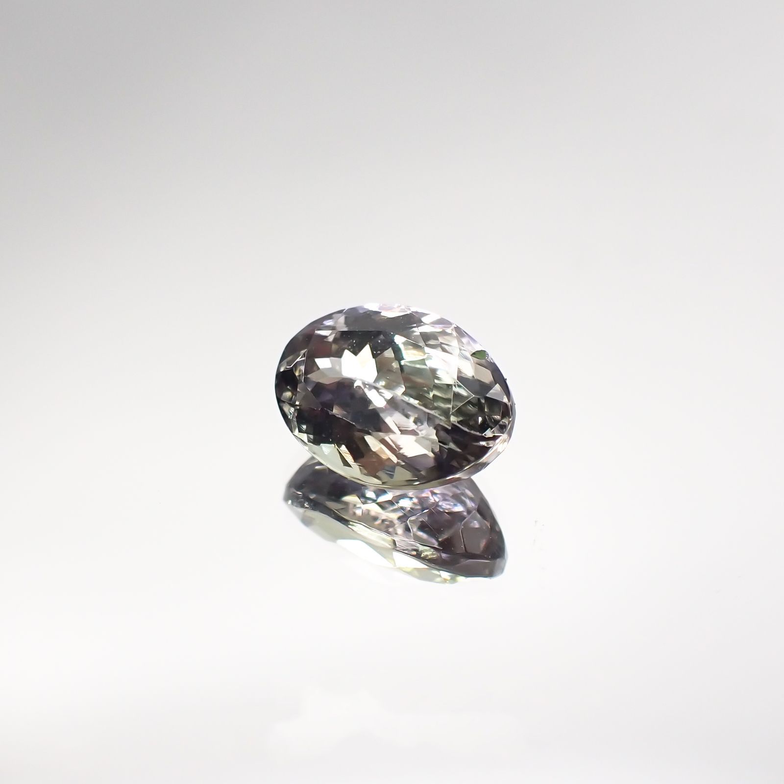 バイカラータンザナイト(宝石名ゾイサイト) タンザニア産 1.908ct ソ付(彩珠)[210711824]8.7×6.4mm前後