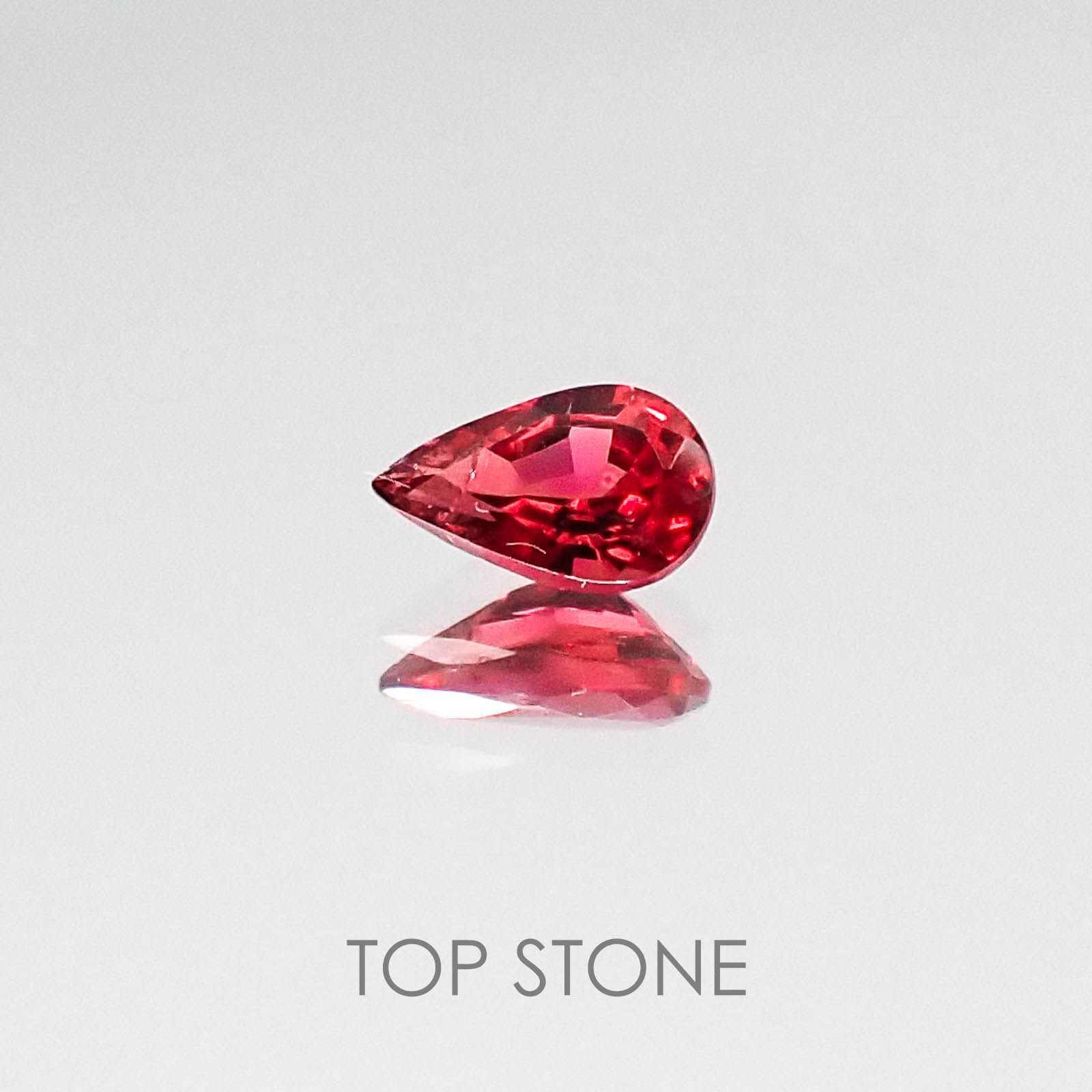 レッドスピネル タンザニア産 ルース 0.24ct[20073928]5.1×3.1mm前後