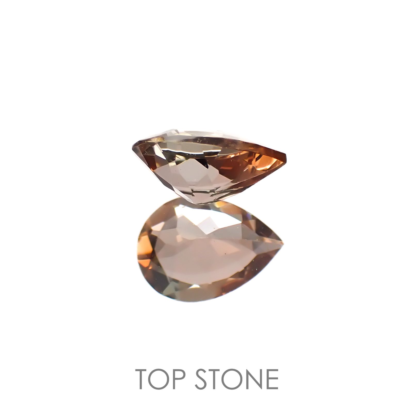 バイカラーアンダリュサイト(宝石名アンダリュサイト)スリランカ/マダガスカル産 0.64ct 識別済[220917580]7x5mm前後