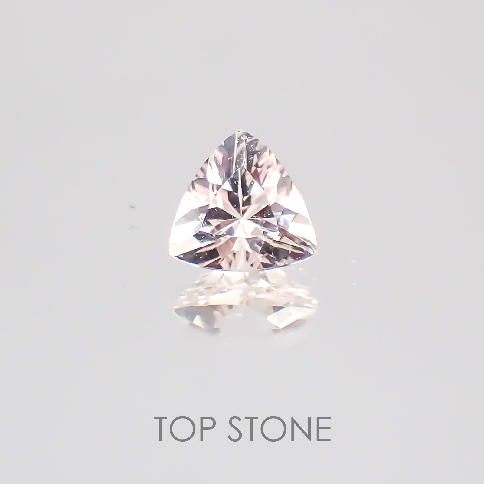 モルガナイト(宝石名モルガナイト) ナイジェリア産 0.37ct 識別済[20128568]5.1×5.3mm前後