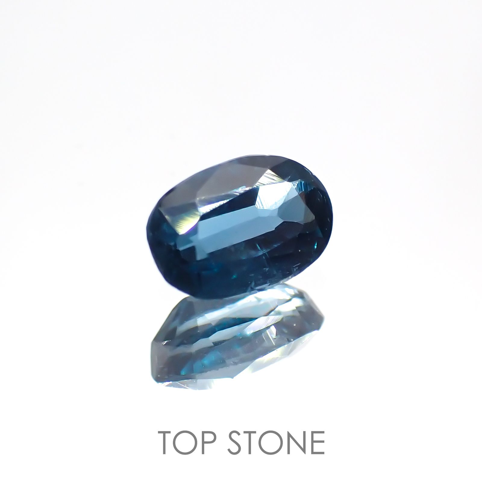 オーシャンブルーカイヤナイト(宝石名カイヤナイト) ネパール産 0.71ct 識別済[210711423]6.2×4mm前後