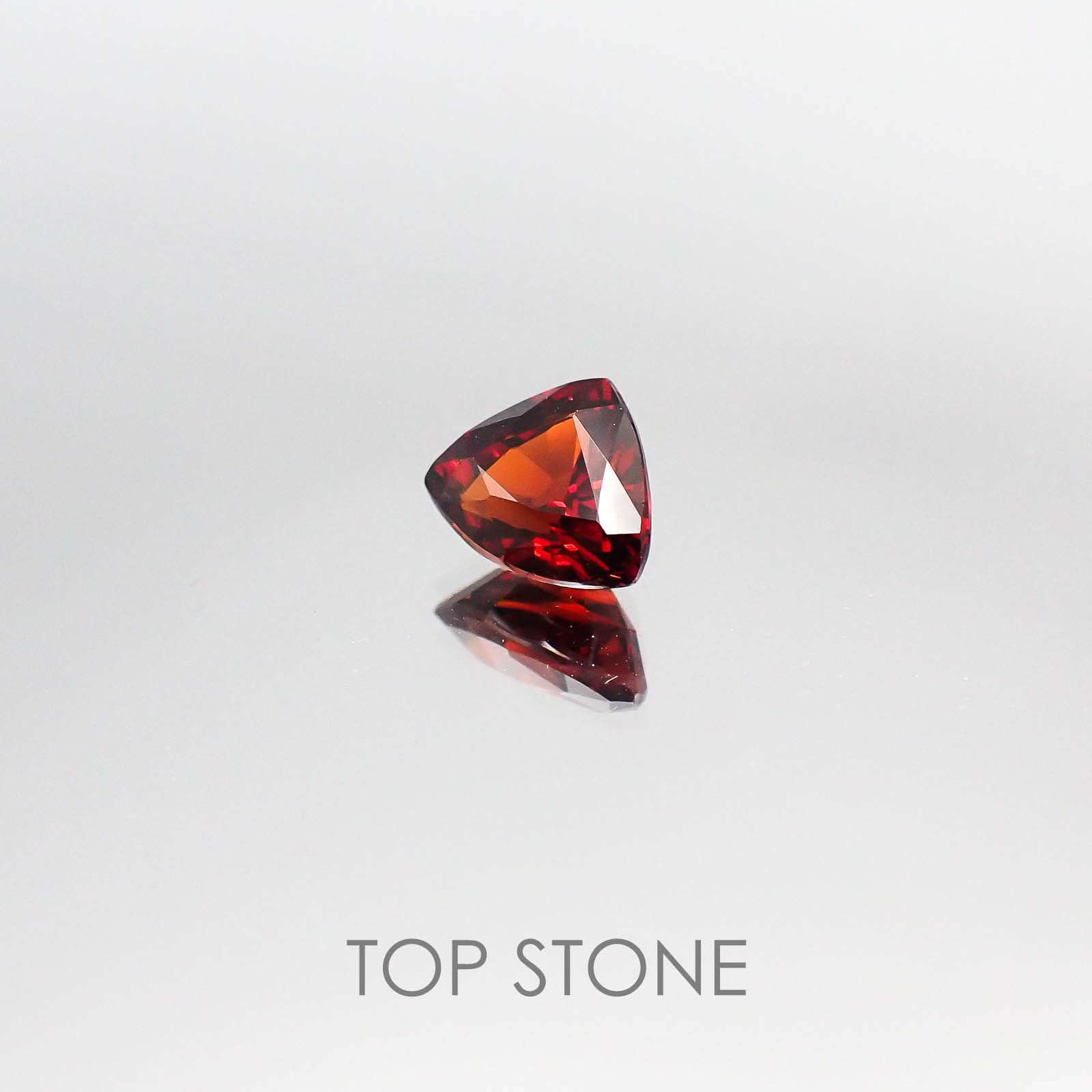 スペサルティンアルマンディンガーネット マダガスカル産 ルース 1.80ct[20073693]8×6.7mm前後