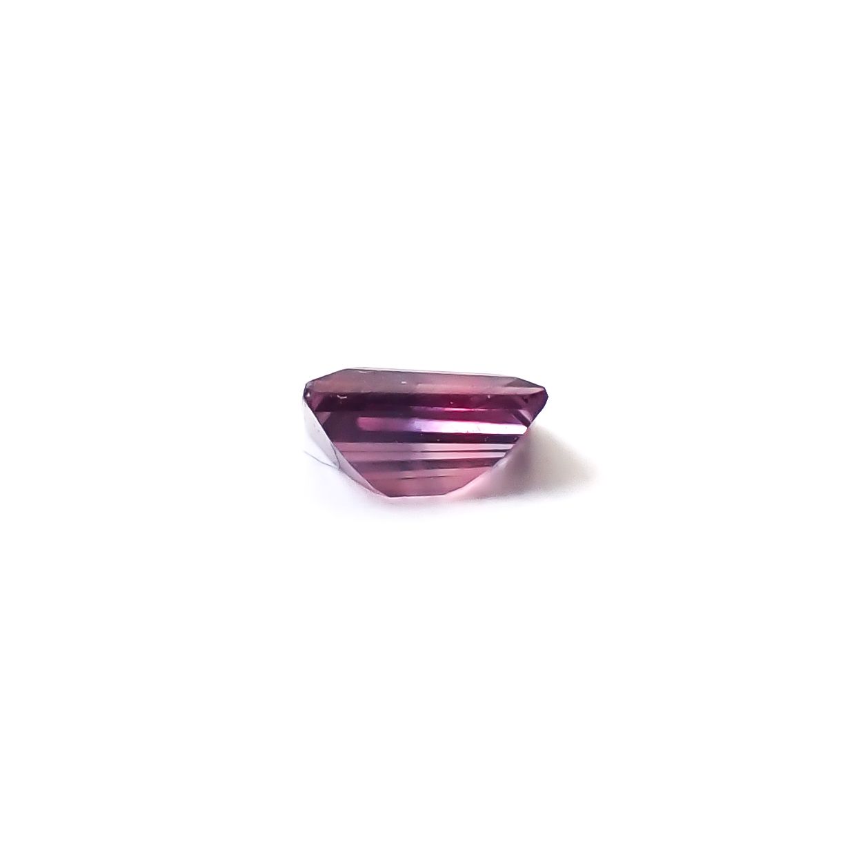 ウィンザーサファイア タンザニア・ウィンザー産 0.14ct / 3.3x2.6mm前後 [260532138]