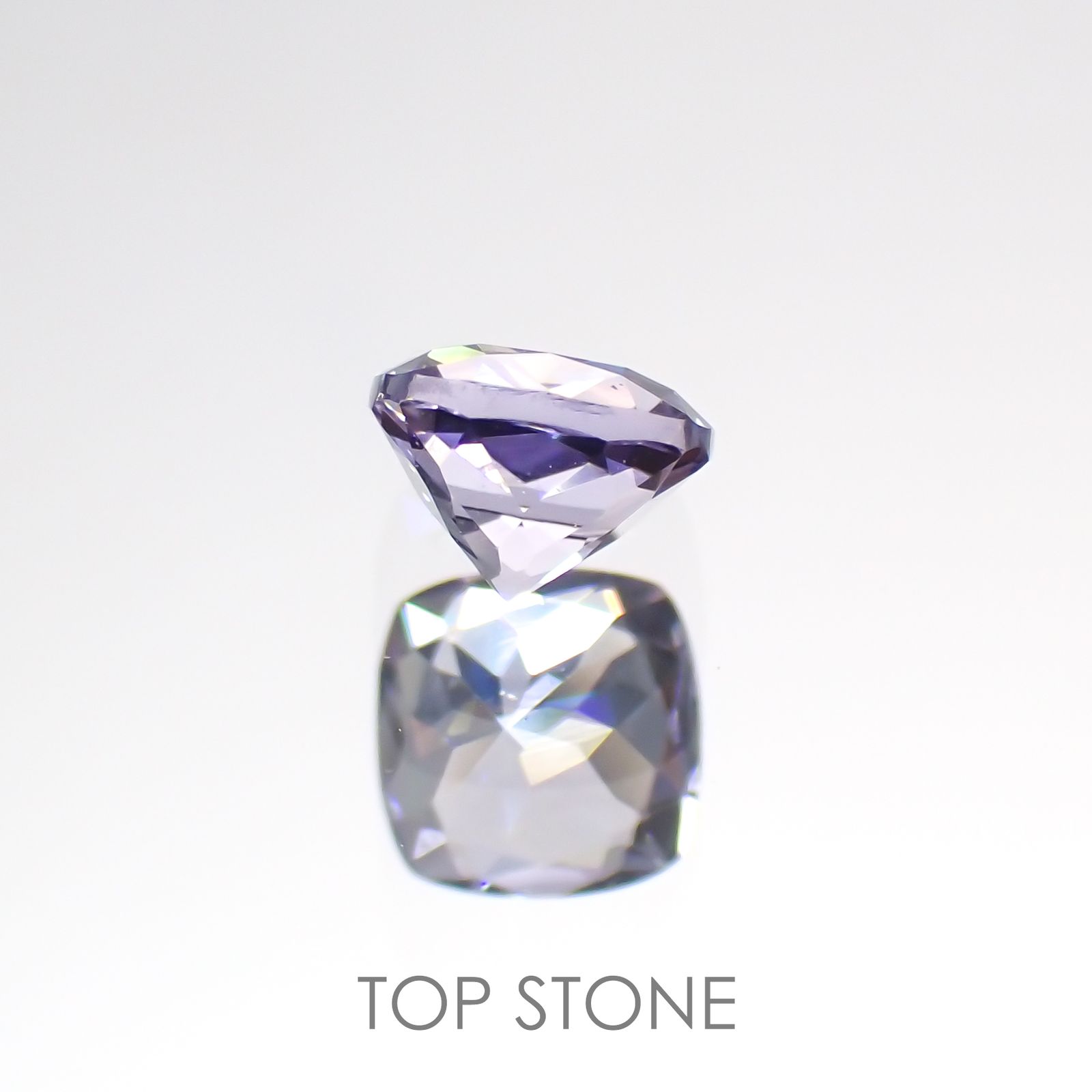 マリアライトフルオレッセンス(宝石名パープル・スキャポライト) スリランカ産 0.25ct 識別済[21019562]4×4mm前後