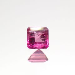 レッドベリル(宝石名レッド・ベリル)アメリカ・ユタ州産 0.078ct 識別済[220515850]2.4x2.4mm前後