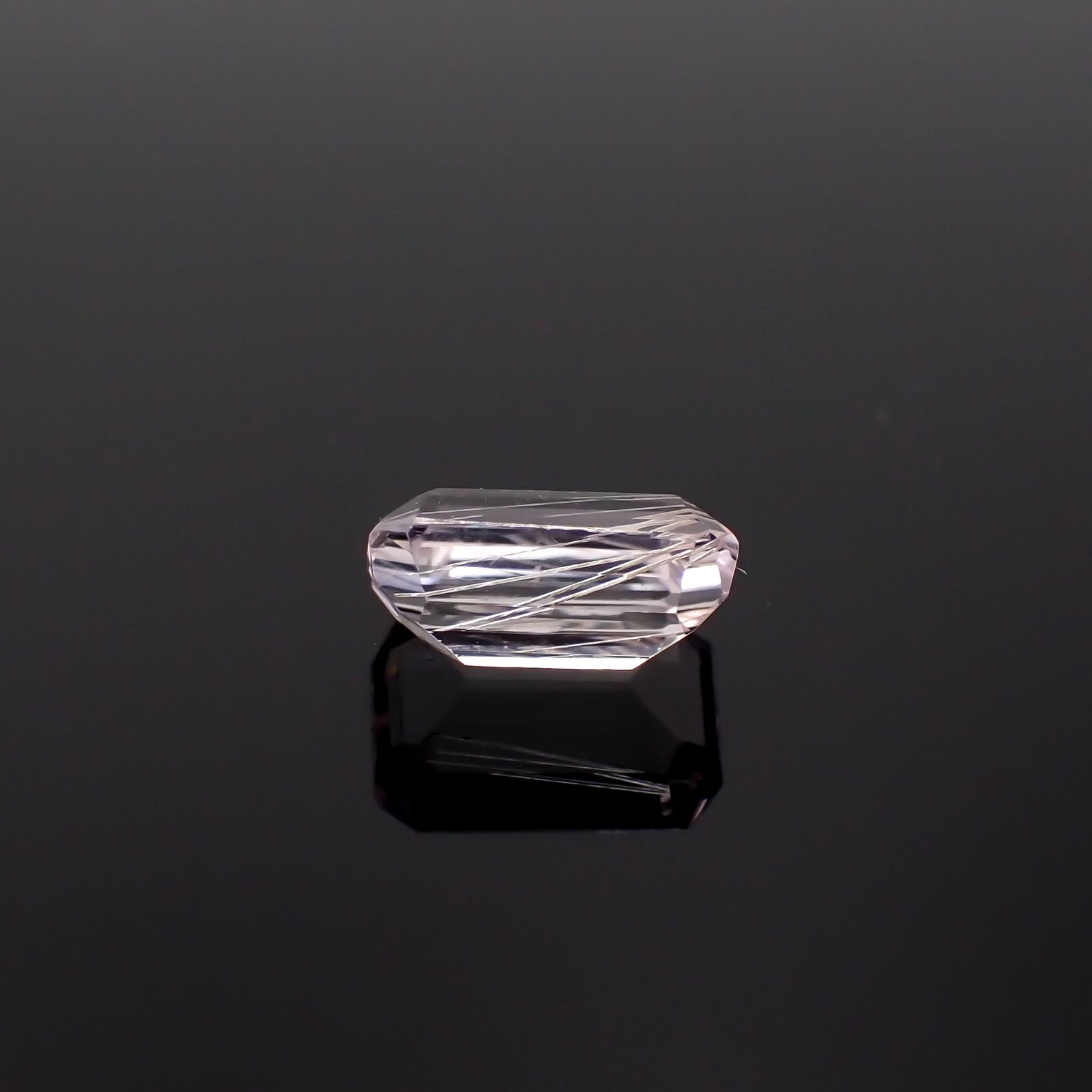 クンツァイト(宝石名クンツァイト)アフガニスタン産 1.83ct 識別済[231023871]8.6x5.7mm前後