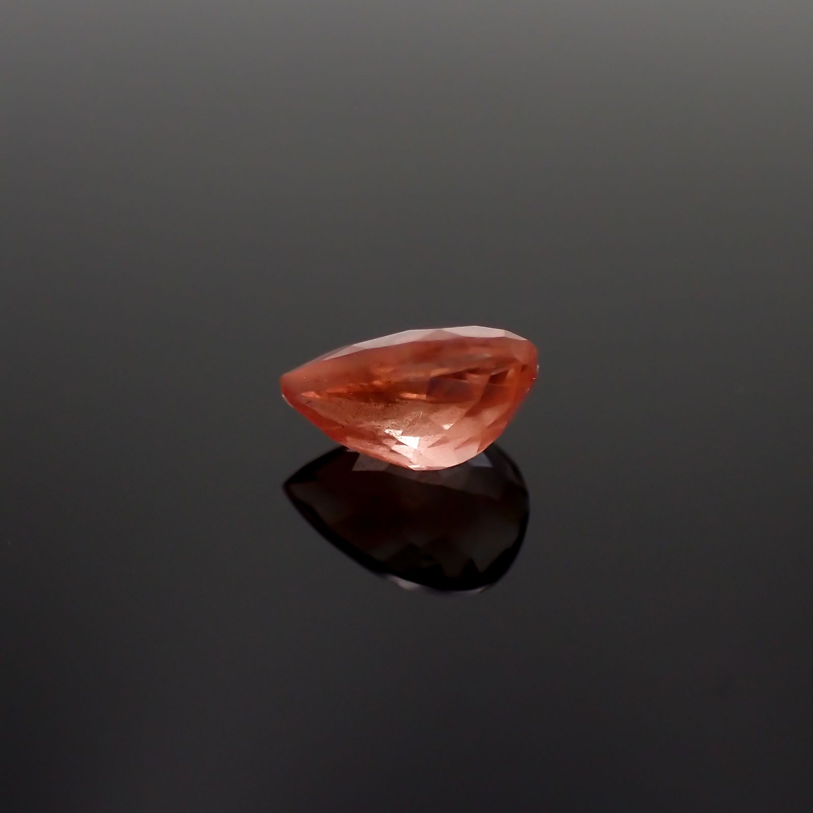 エチオピアサンストーン(宝石名アンデシン・ラブラドライト)エチオピア産 0.75ct 識別済[230321320]7.1x4.8mm前後