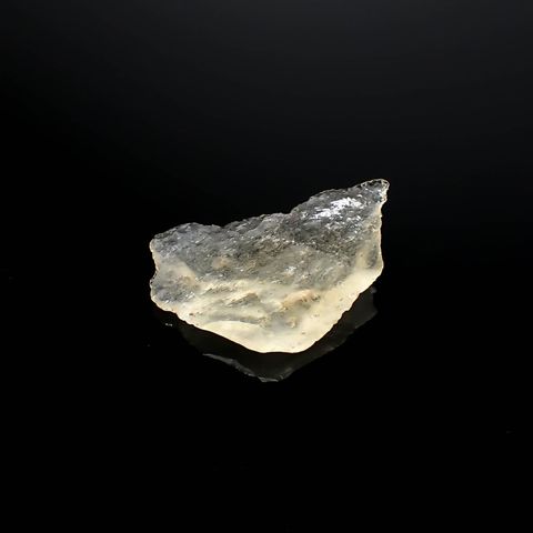 リビアングラス 原石 発見地：エジプト・リビア砂漠 13.46ct / 32.9x21.3mm前後 [260729284]