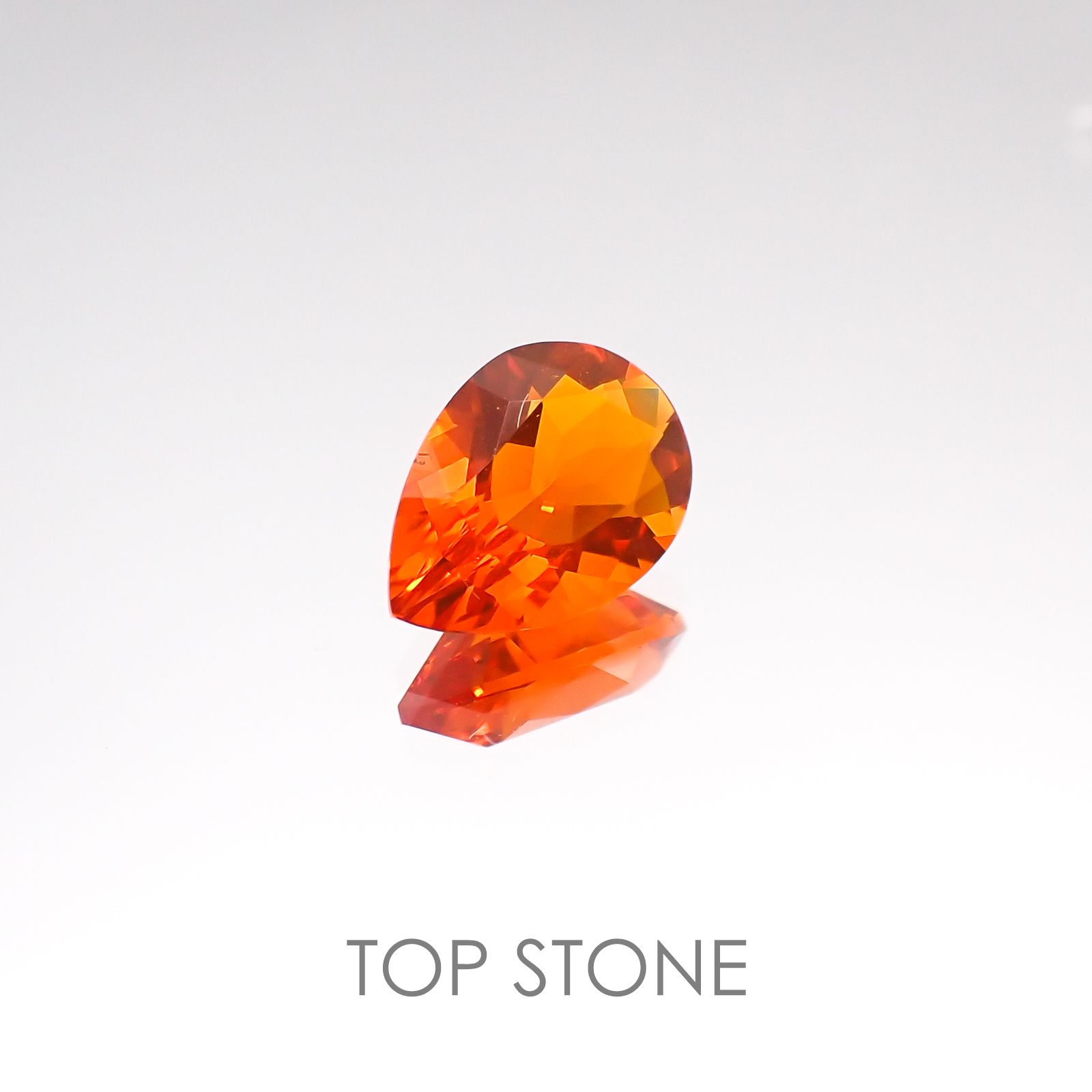 ファイヤーオパール(宝石名ファイヤー・オパール) メキシコ産 0.87ct 識別済[20117518]8.7×6.3mm前後