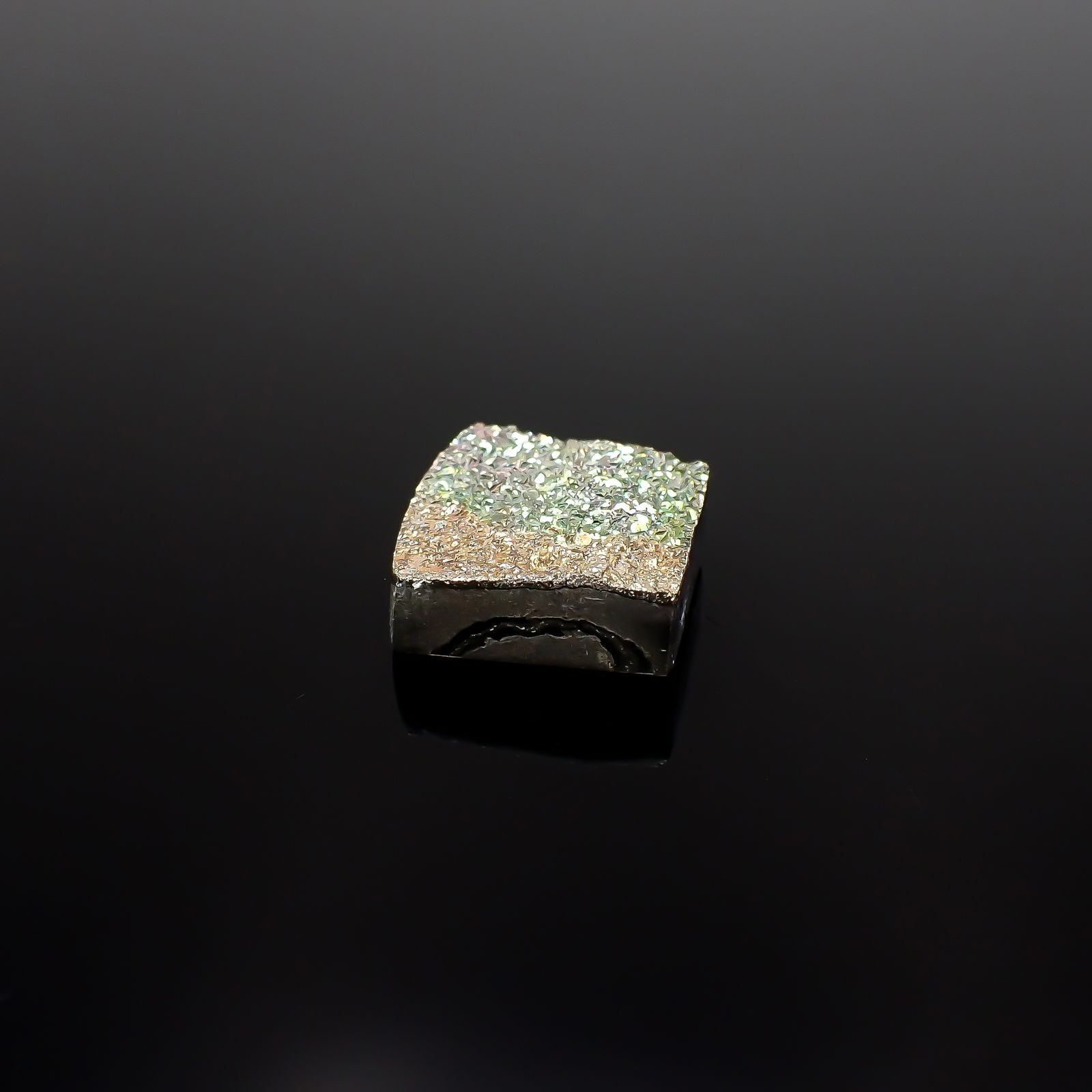 レインボーパイライト 原石 ロシア産 10.81ct[240527464]13.6x13mm前後