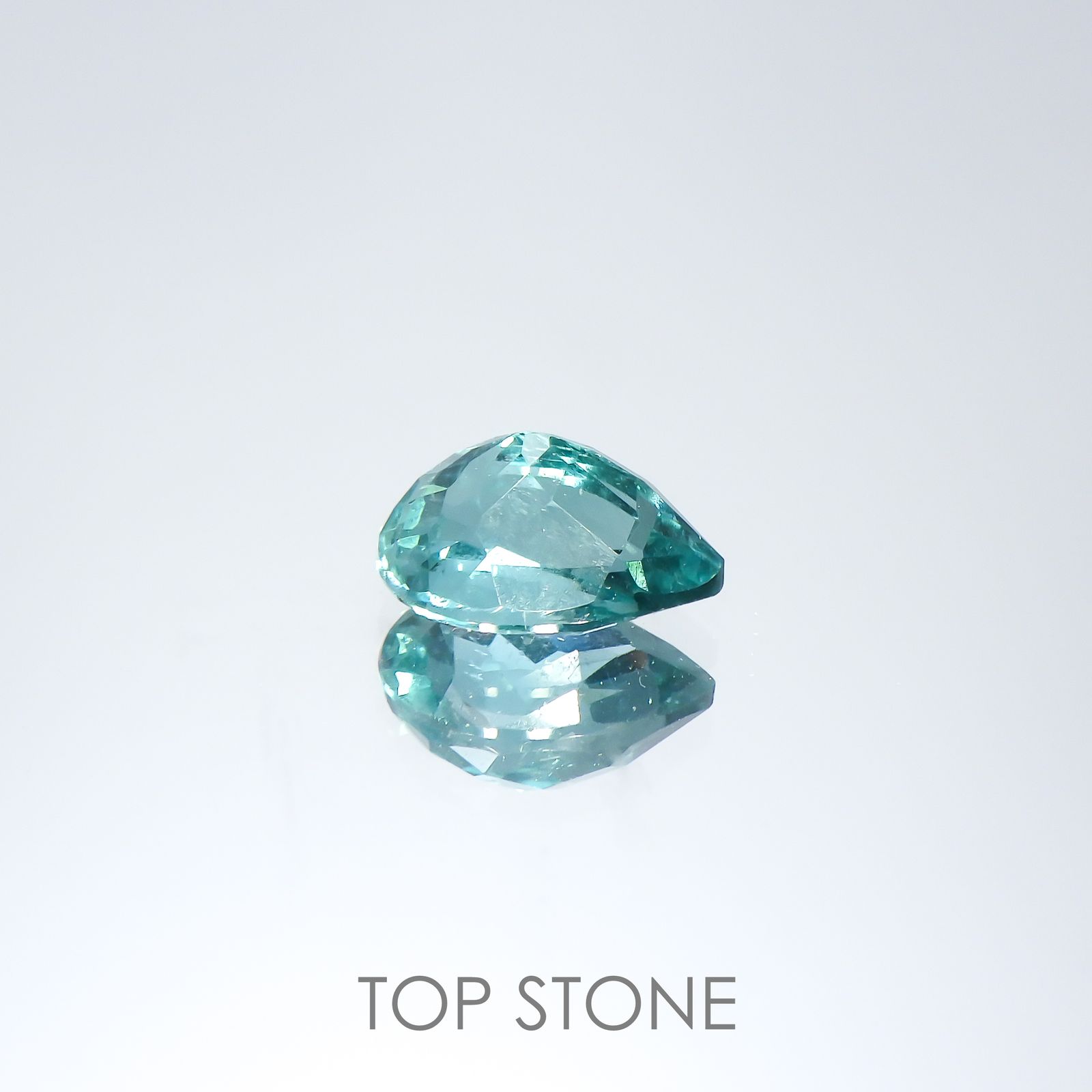 ブルーグリーンアパタイト(宝石名アパタイト)マダガスカル産 0.85ct 識別済[220515940]6.9x4.7mm前後