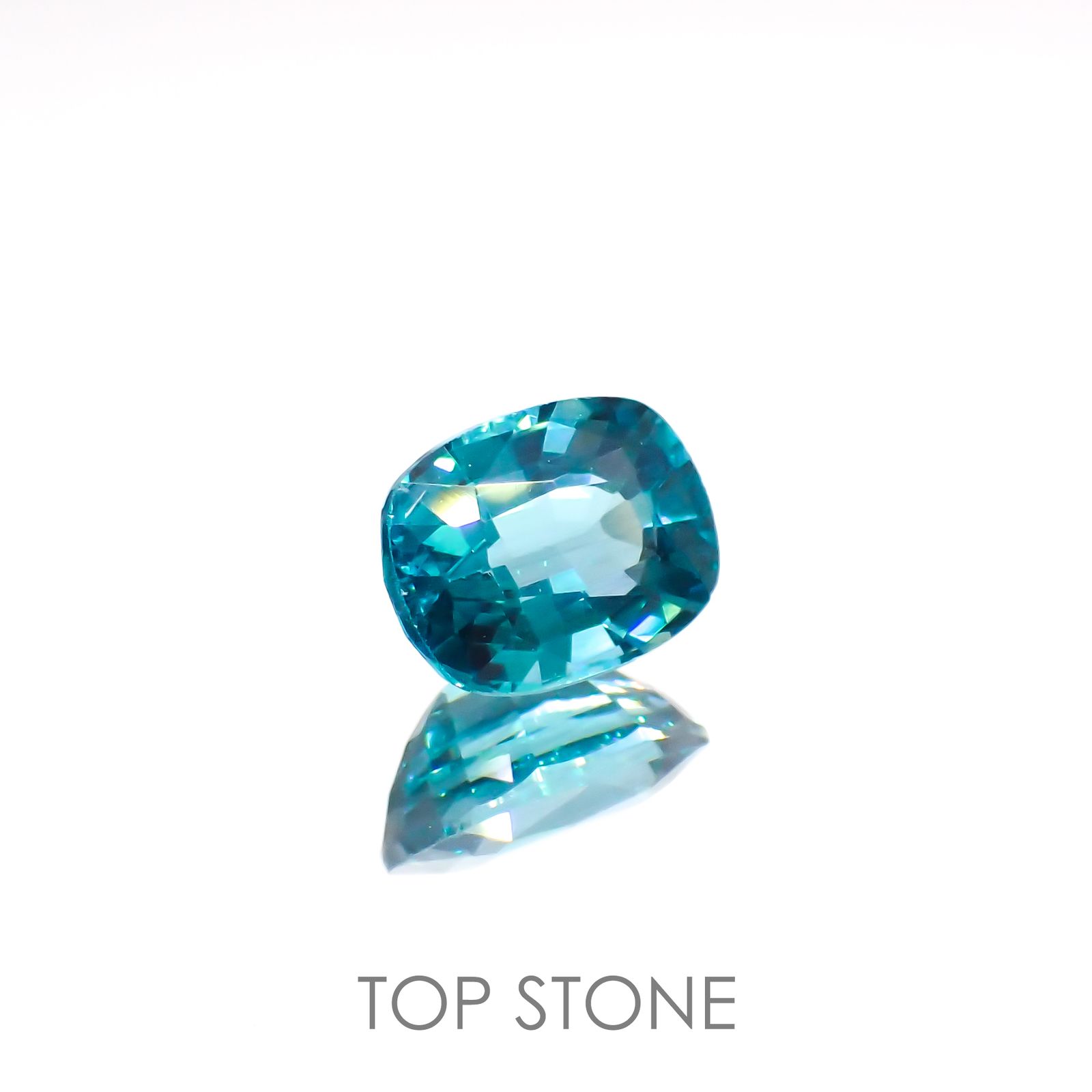 ブルーグリーンアパタイト(宝石名アパタイト)マダガスカル産 1.69ct 識別済[220515933]8x6.2mm前後