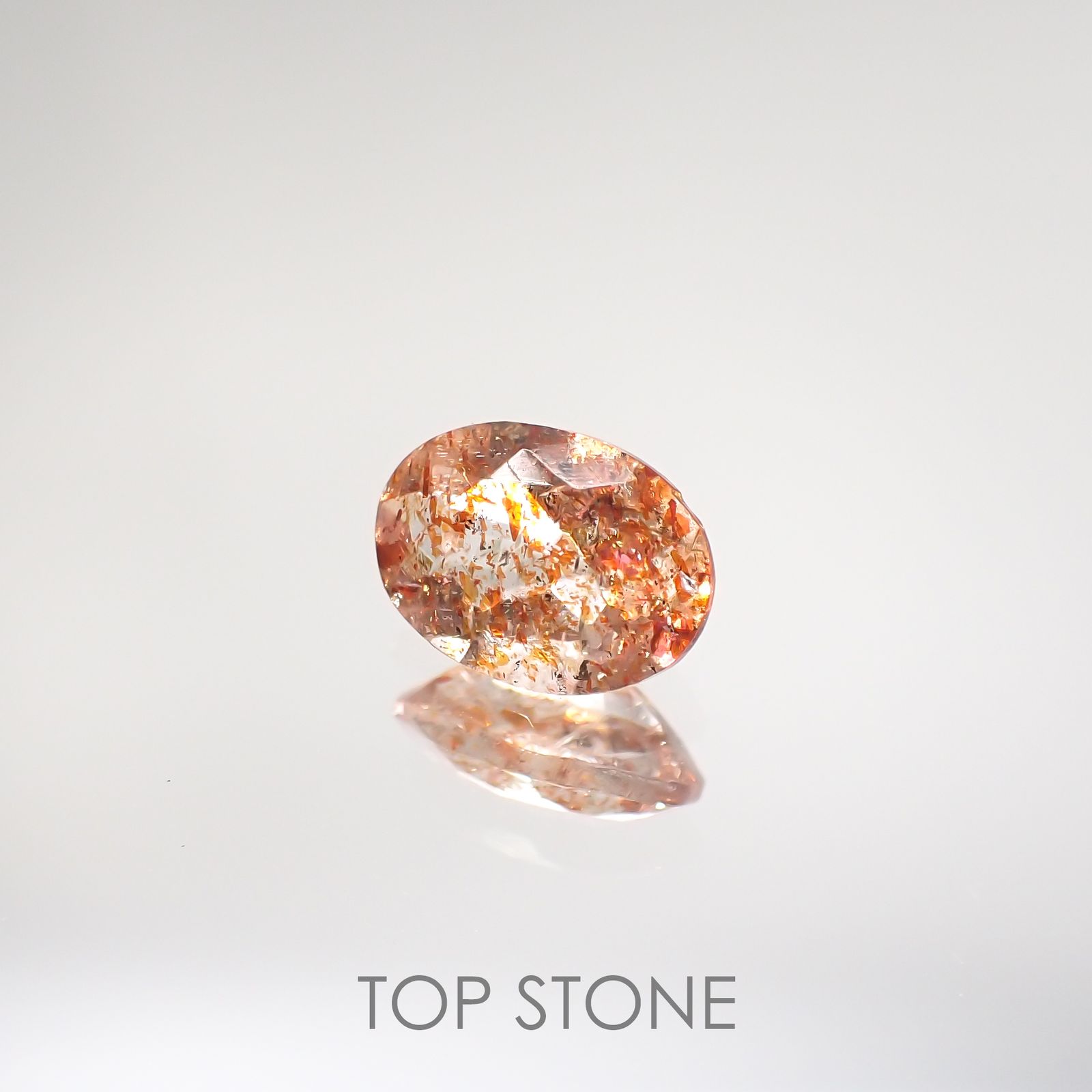 イリュージョンサンストーン タンザニア産 ルース 0.69ct[210812297]6.9×5mm前後