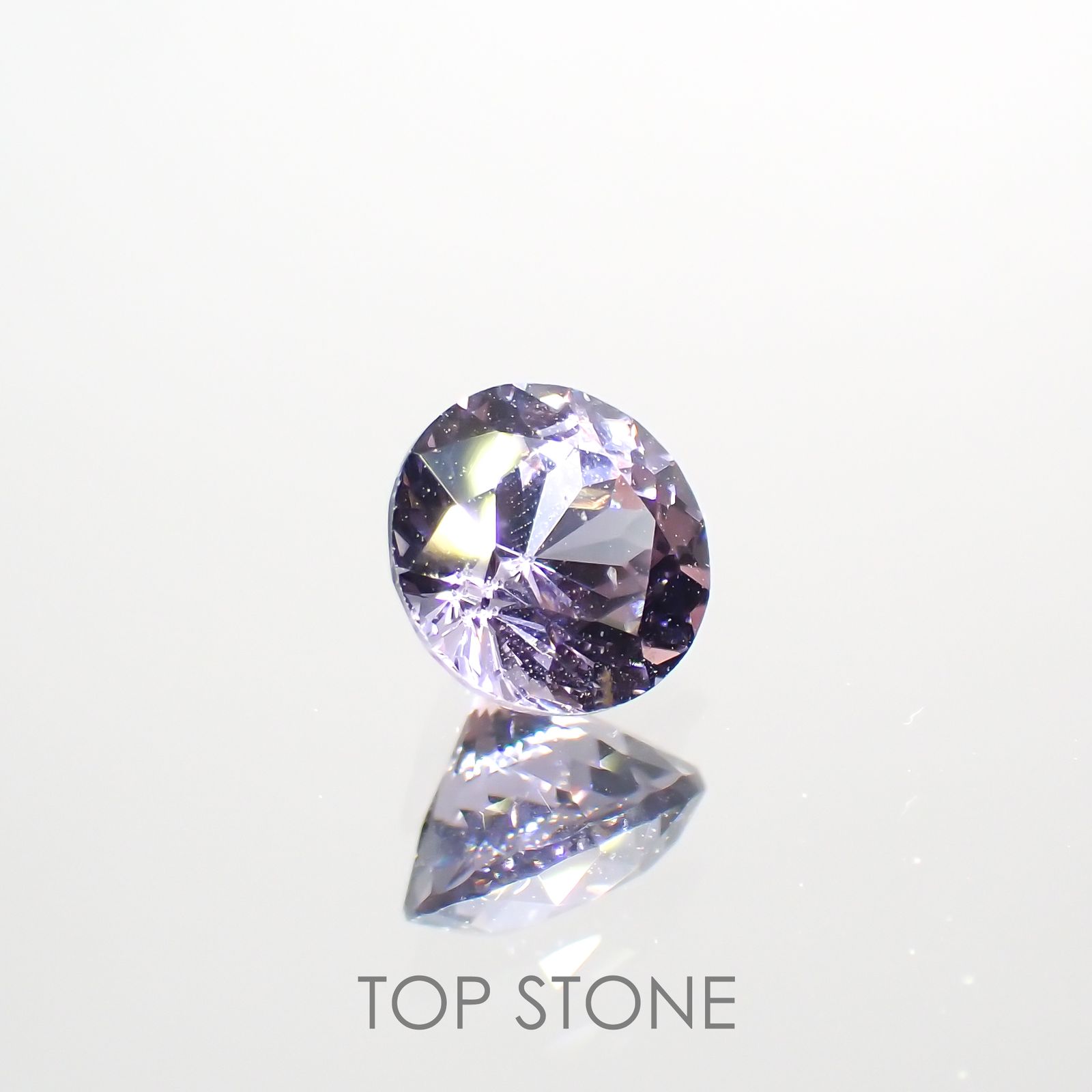 バイオレットスピネル(宝石名スピネル)ビルマ/マダガスカル産 0.66ct 識別済[220114560]5.1x5.1mm前後