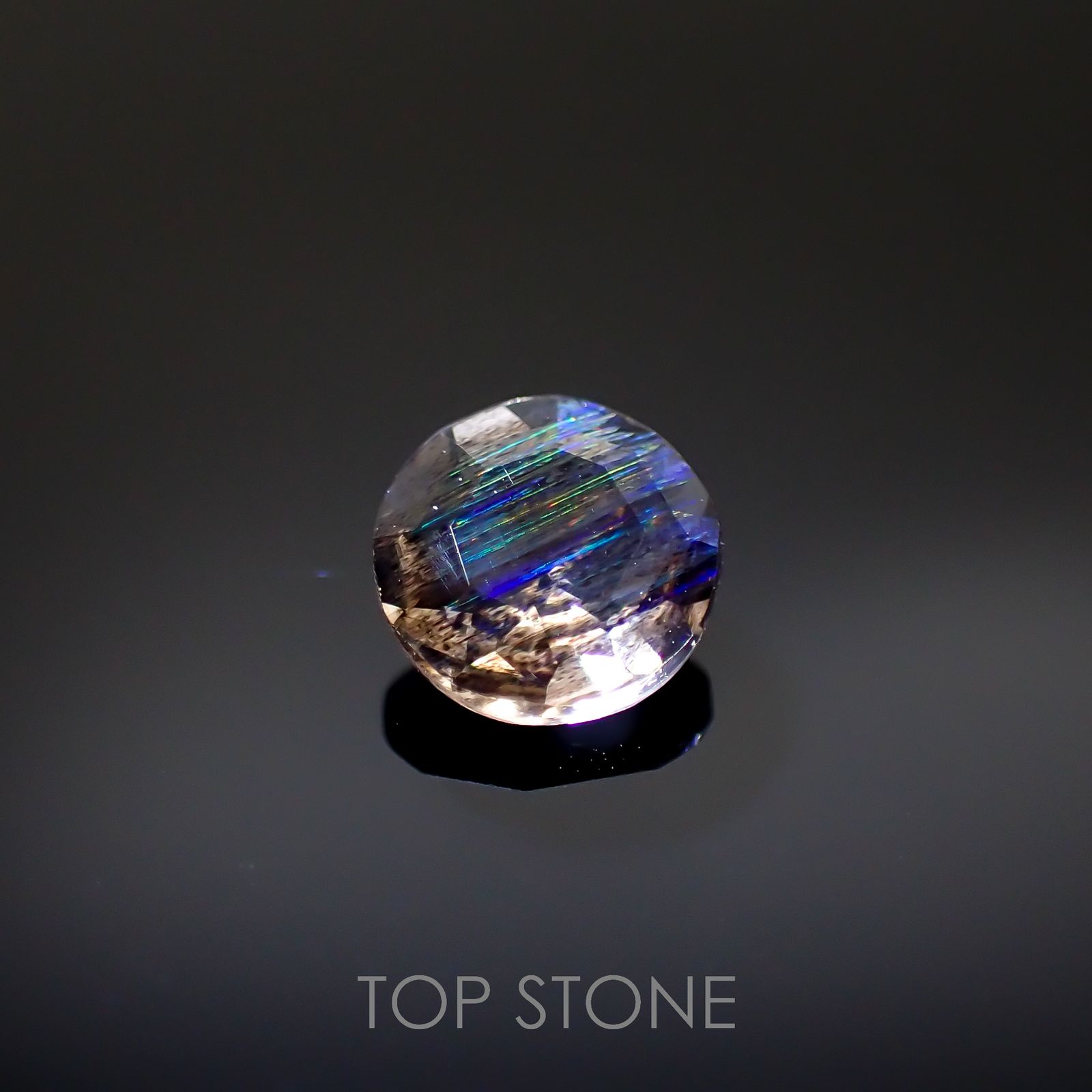 レインボースキャポライト ブラジル産 0.53ct[220817523]5.8x5.7mm前後
