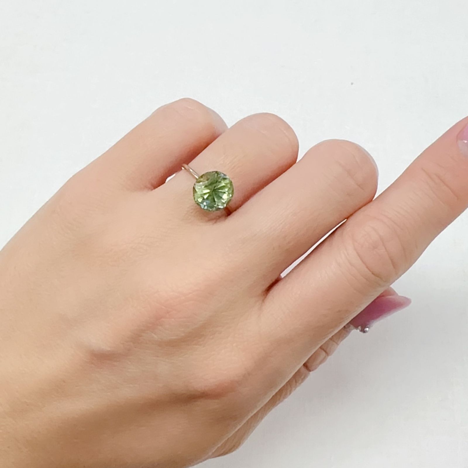 ルドウィジャイトインペリドット(宝石名ルドウィジャイトインペリドット)パキスタン産 3.511ct ソ付(日独)[231224378]9.1x8.6mm前後