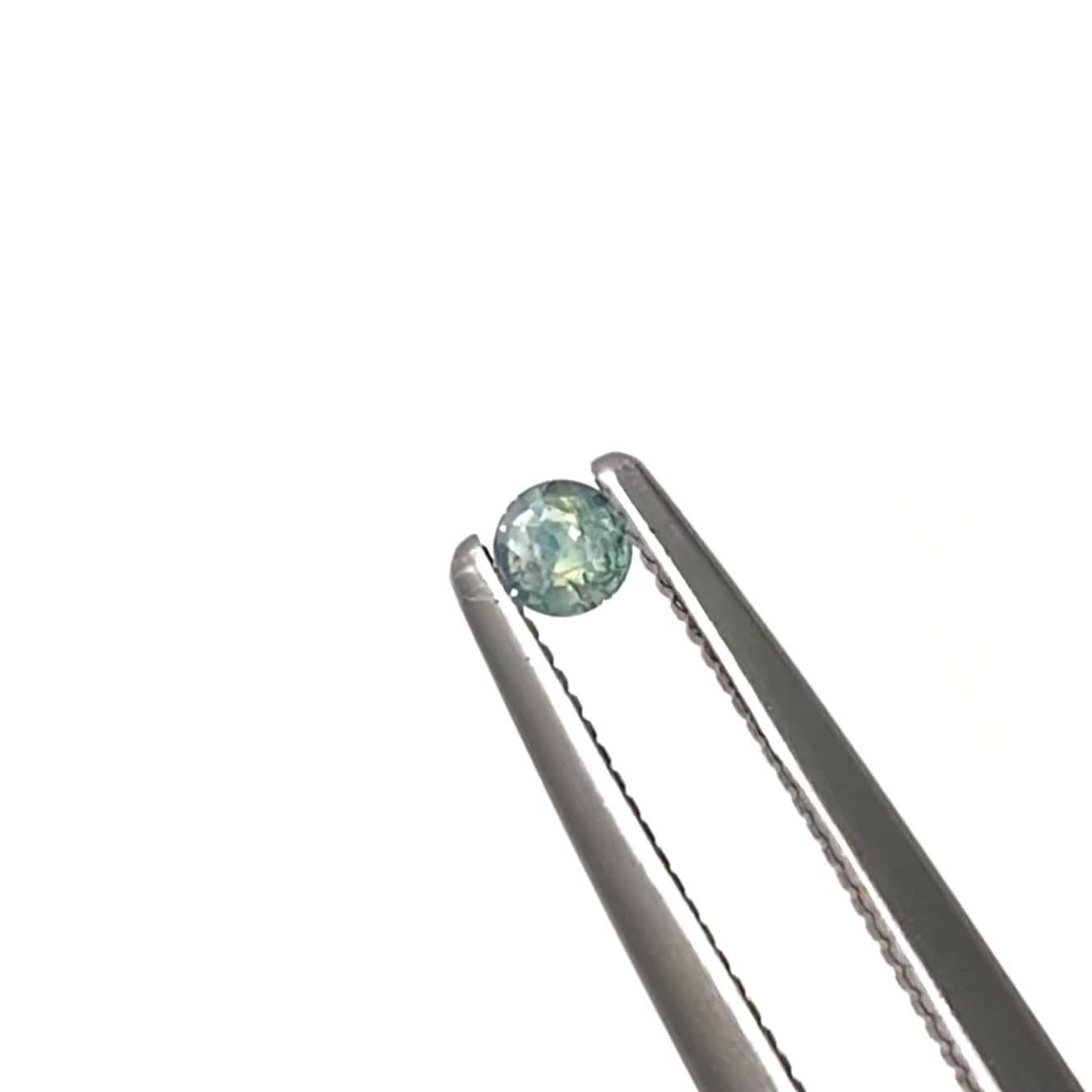 アレキサンドライト ブラジル産 EmeraldMains社製 0.055ct / 2.5x2.5mm